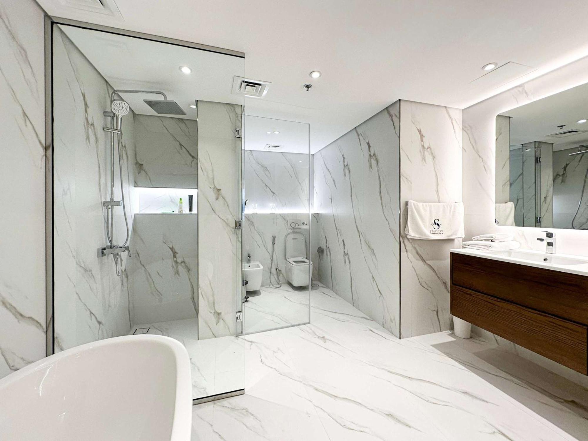 Fabulous 1 Bedroom At 5 Star Apartment *