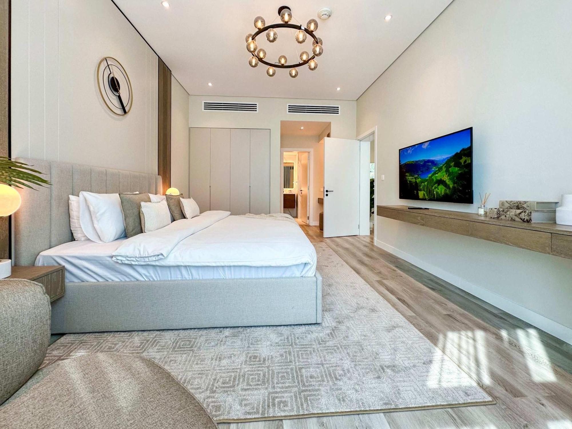 Apartment Renovated Marina View In Oceana *