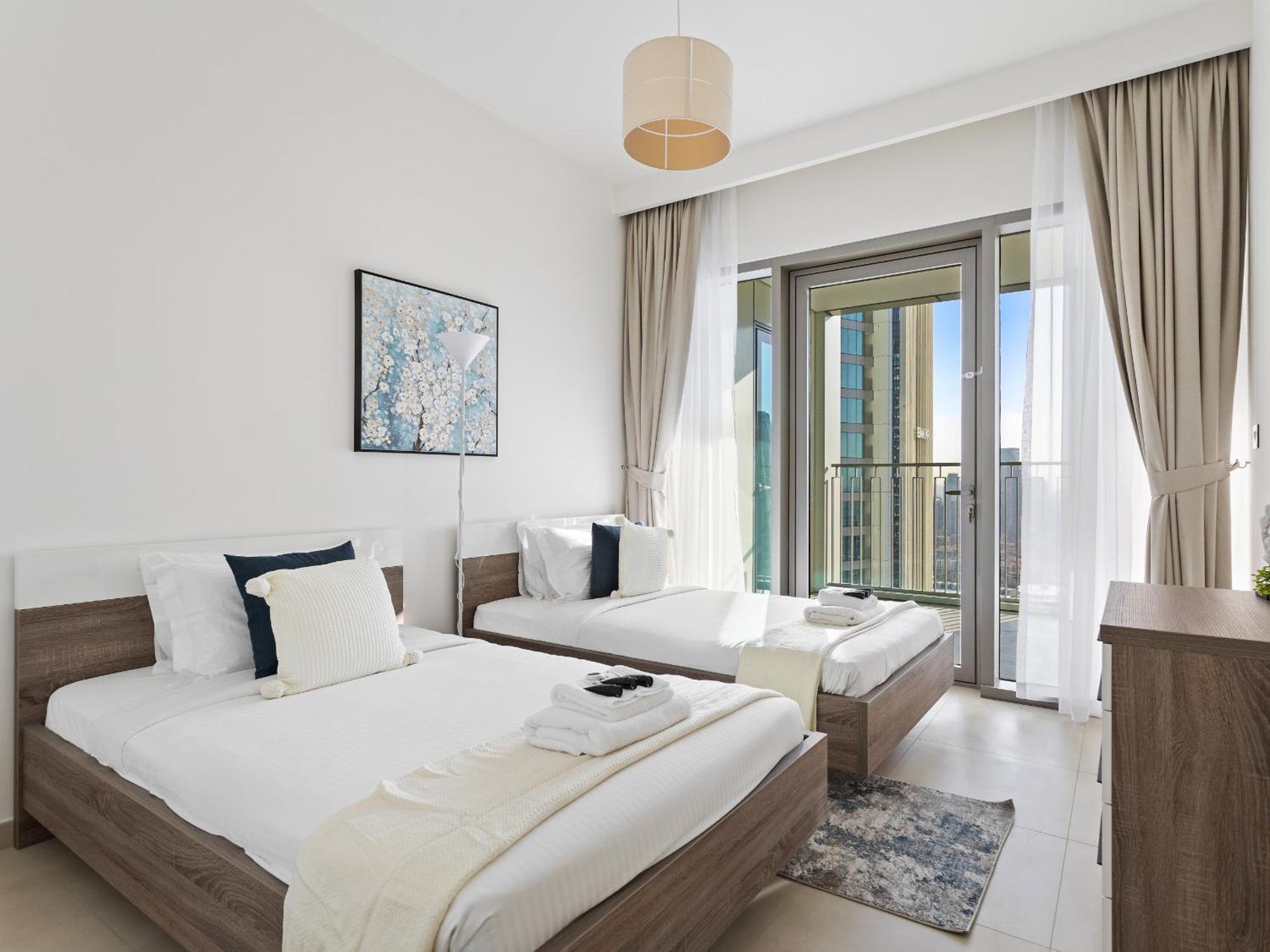 Daire Skyline 3bdr 1guest With Burj Khalifa & Fountain View *