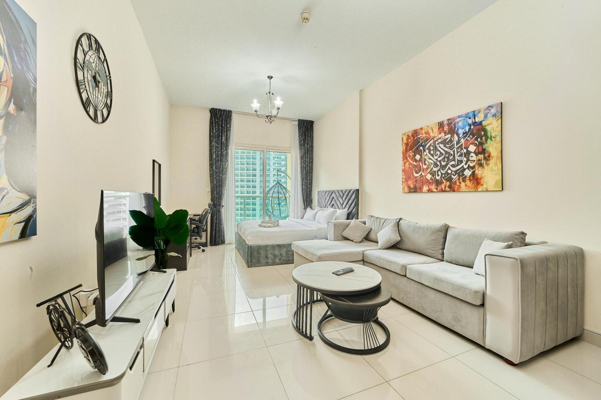 Modern Retreat In Sports Apartment *