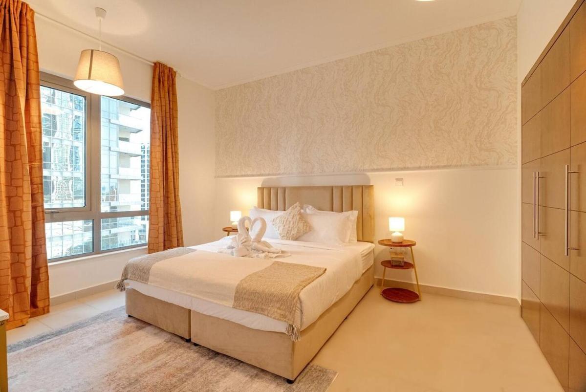 Luxury Living Brand New 1 Bed Downtown Southridge Apartment