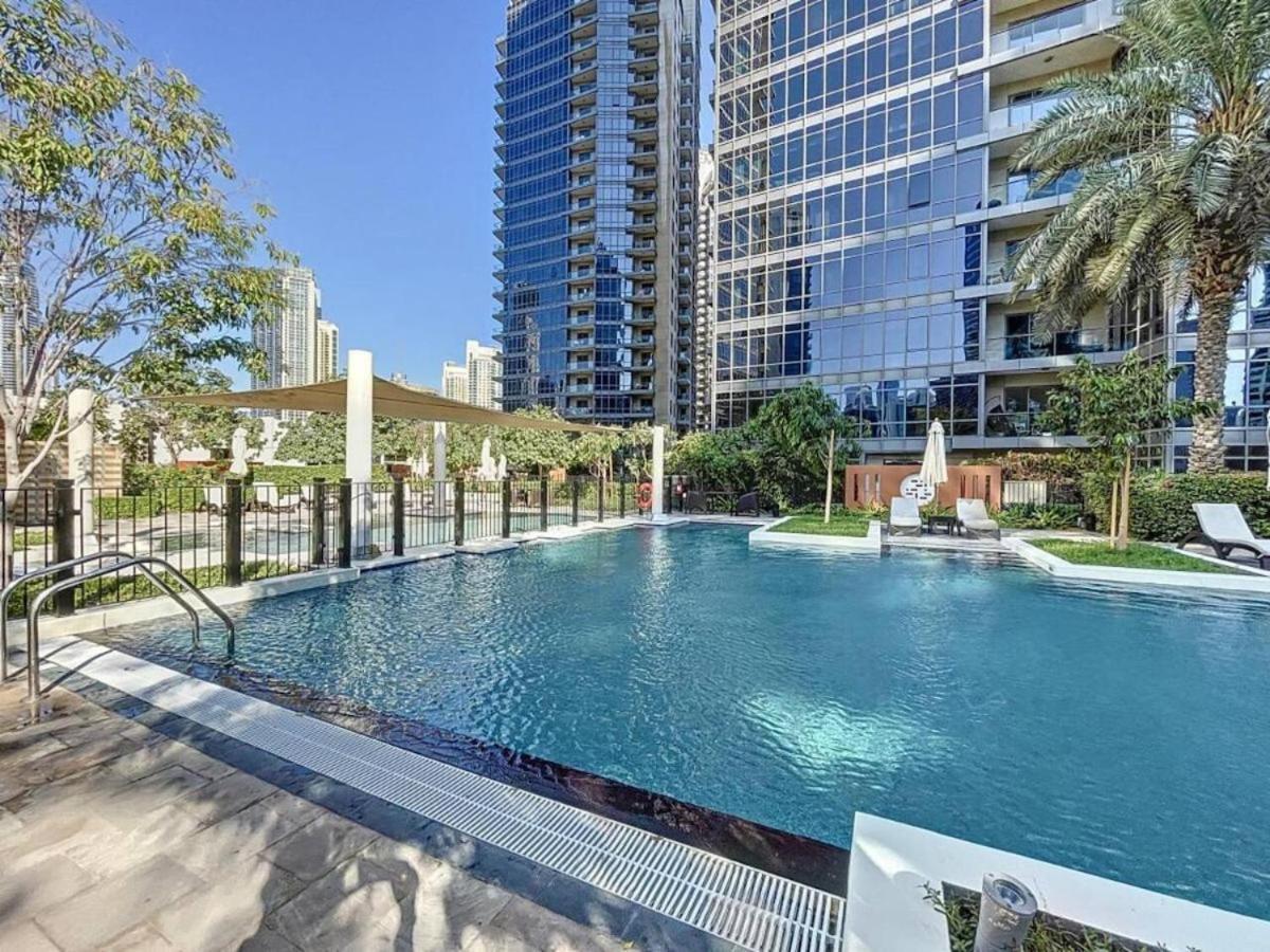 Luxury Living Brand New 1 Bed Downtown Southridge Apartment *