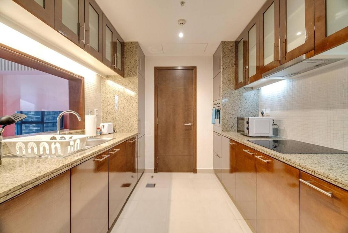 Luxury Living Brand New 1 Bed Downtown Southridge Apartment *