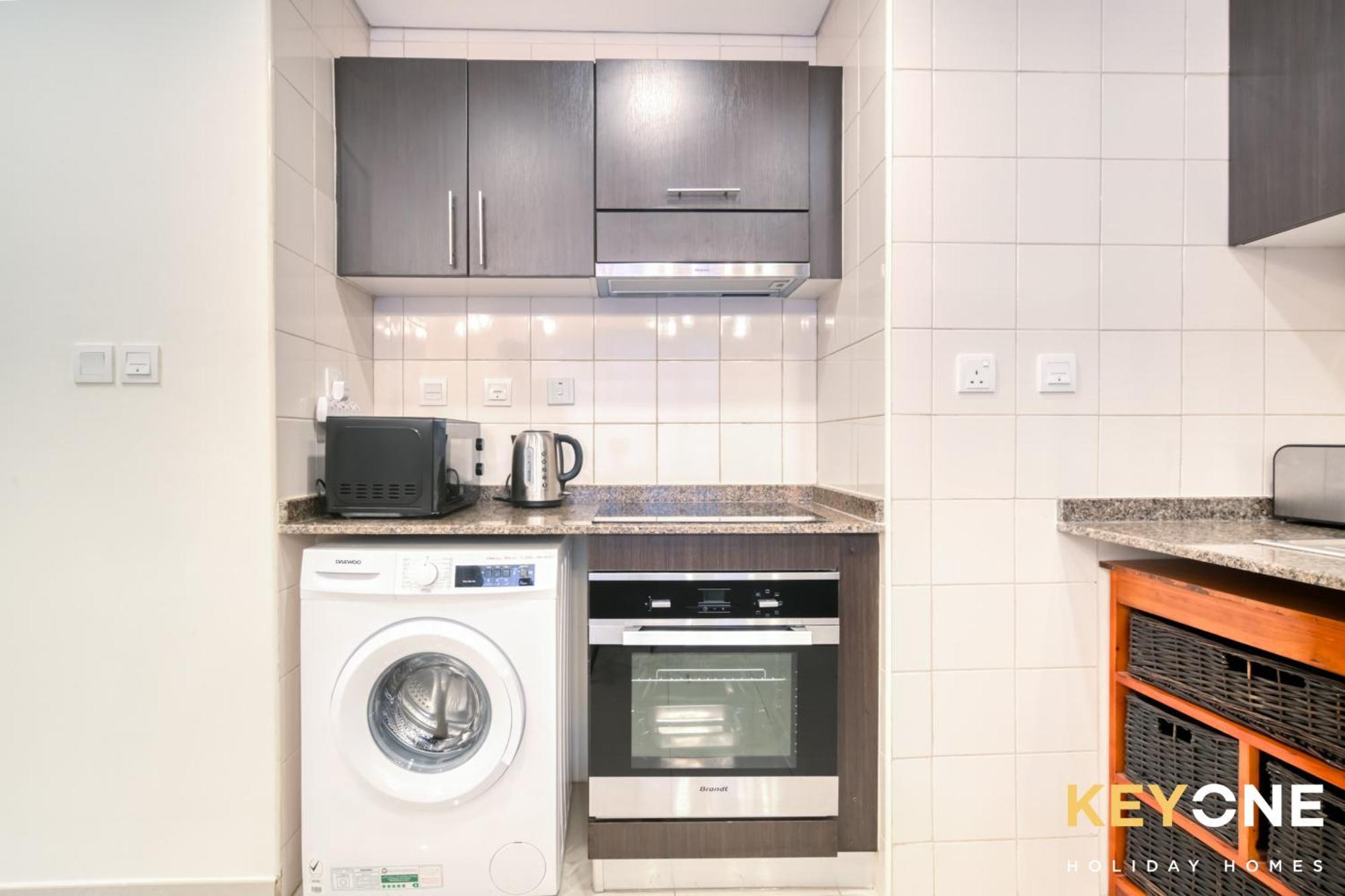 Contemporary One Bedroom With Chic Design Apartment Dubai