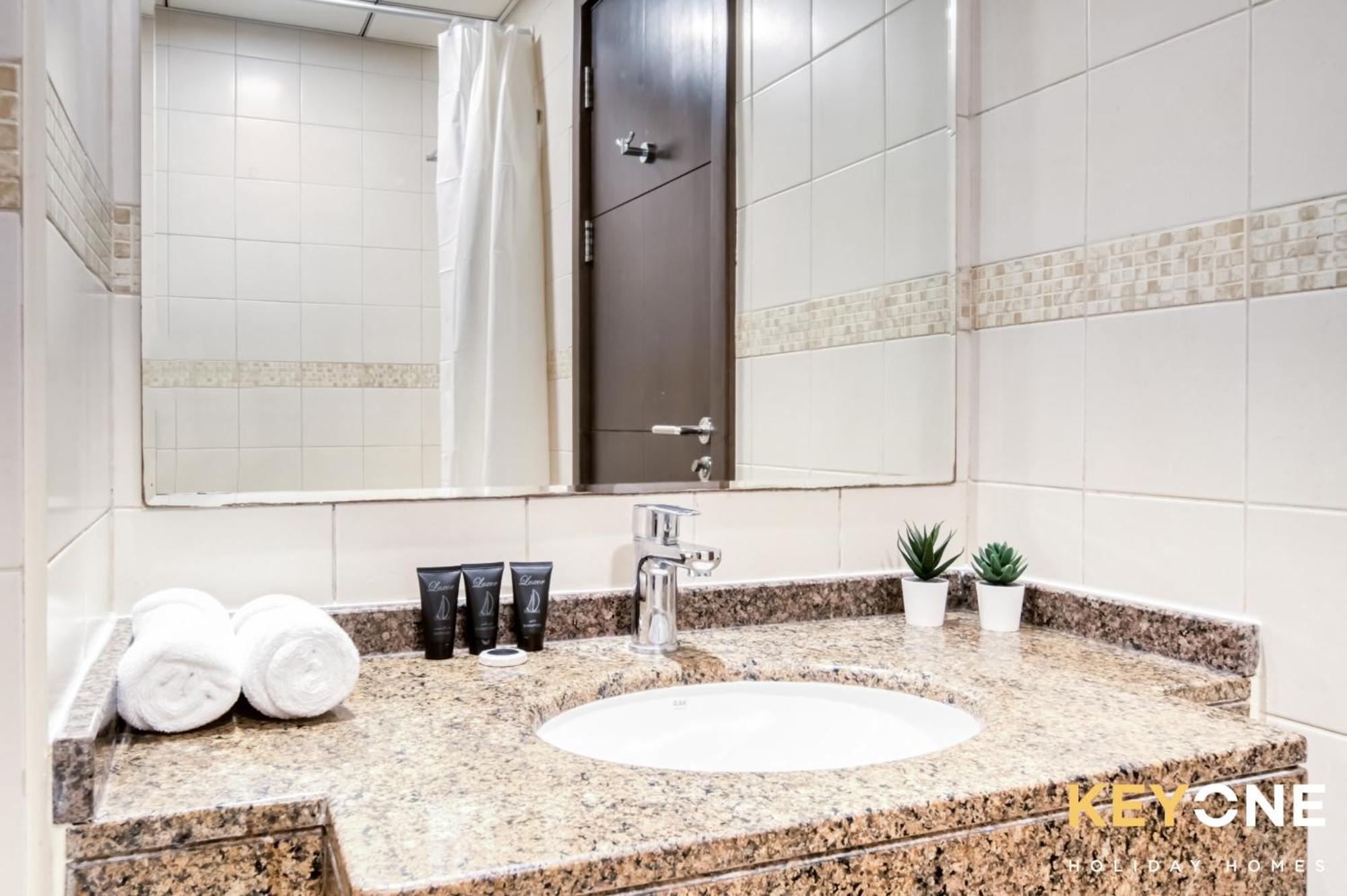 Apartment Contemporary One Bedroom With Chic Design *