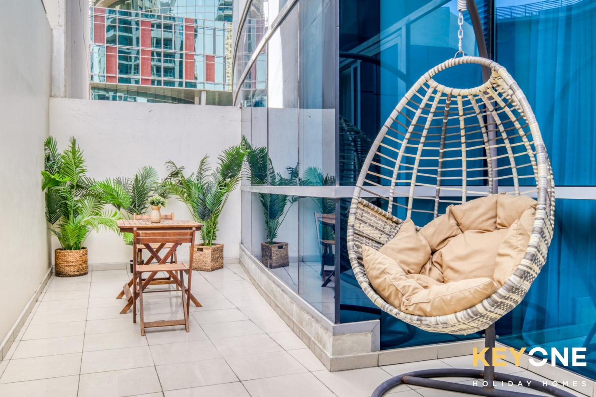 Contemporary One Bedroom With Chic Design Apartment *