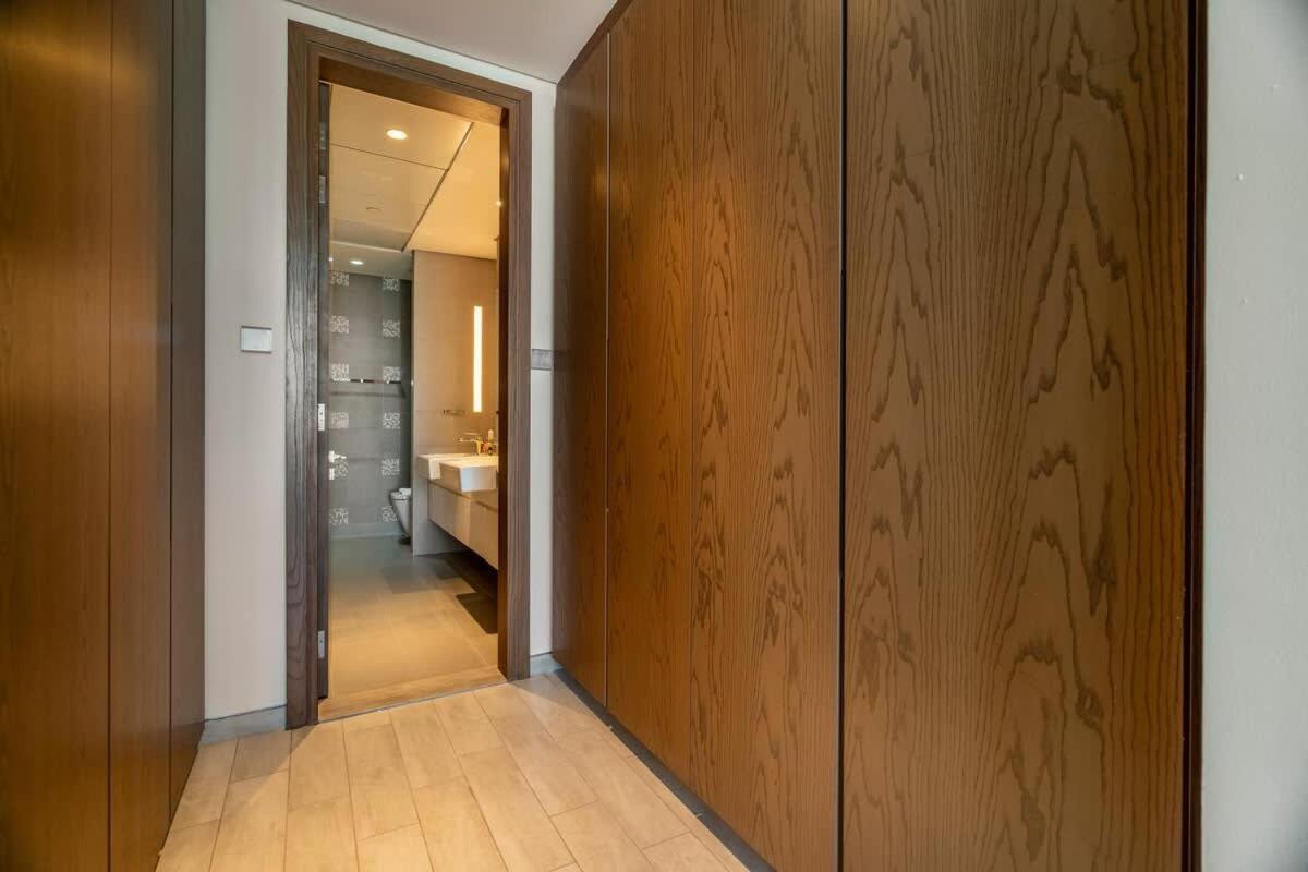 Luxury 4br Mtlvl Flat W Al-jadaf Canal Riverfront Apartment