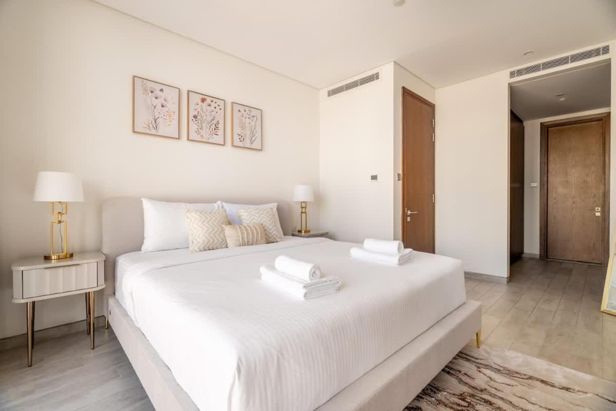 Luxury 4br Mtlvl Flat W Al-jadaf Canal Riverfront Apartment *
