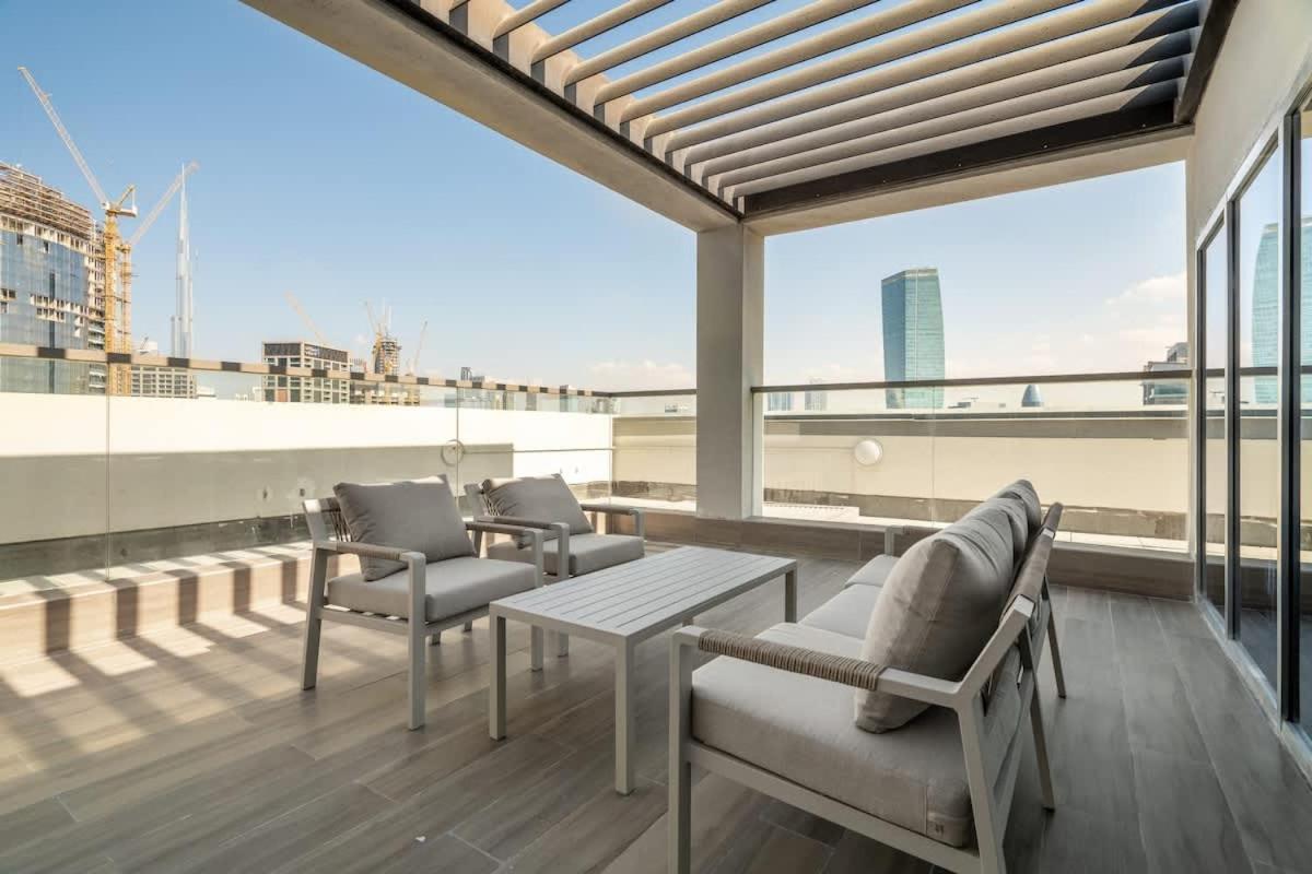 Luxury 4br Mtlvl Flat W Al-jadaf Canal Riverfront *