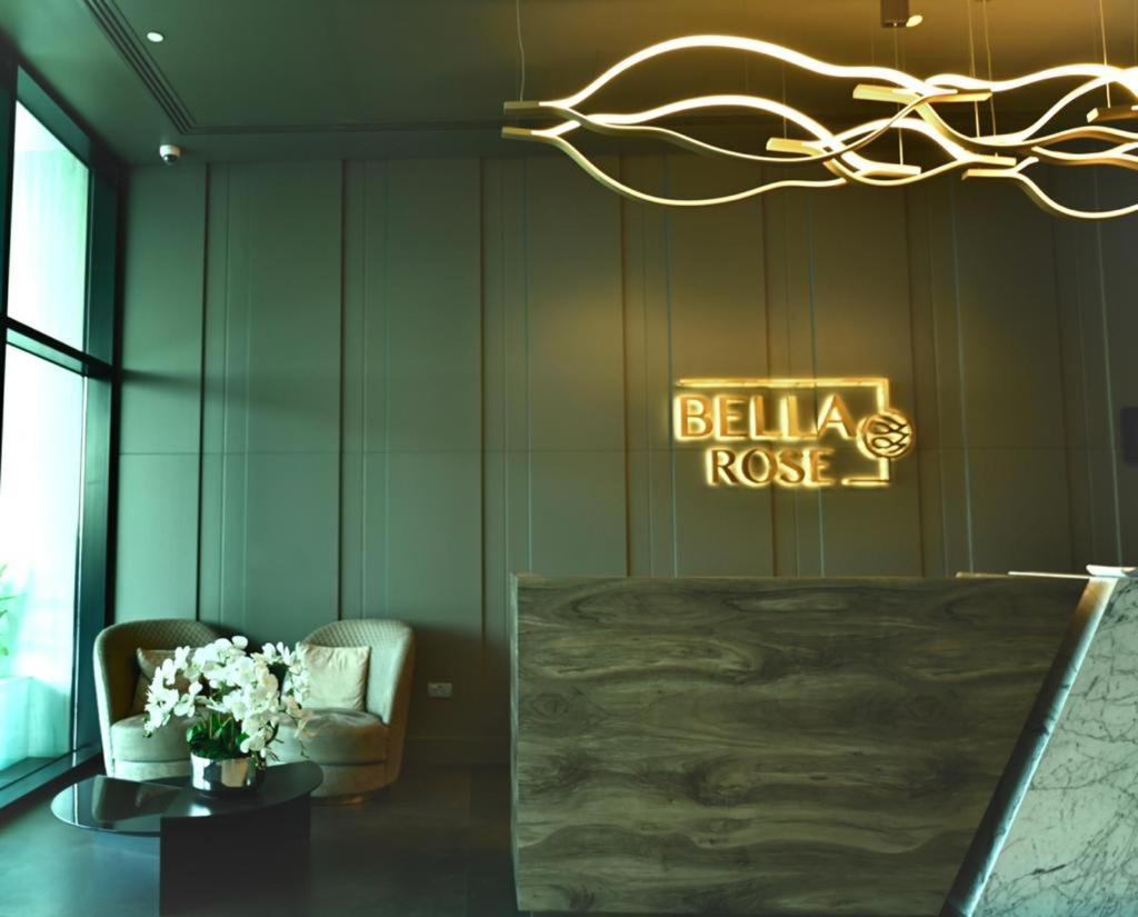 Fully Furnished Elegant Close By Science Park, Miracle Garden And Butterfly Garden Apartment