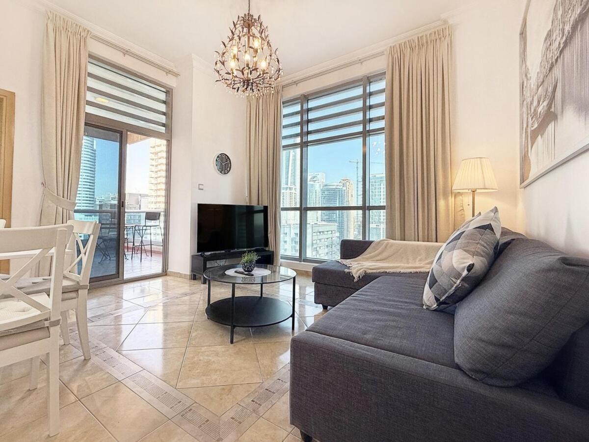 One Bedroom In Marina Near Z1911