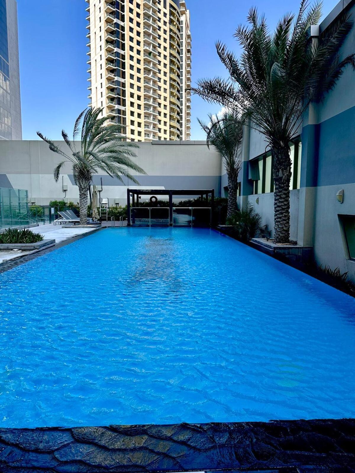 Apartment Hawaii In Downtown Dubai