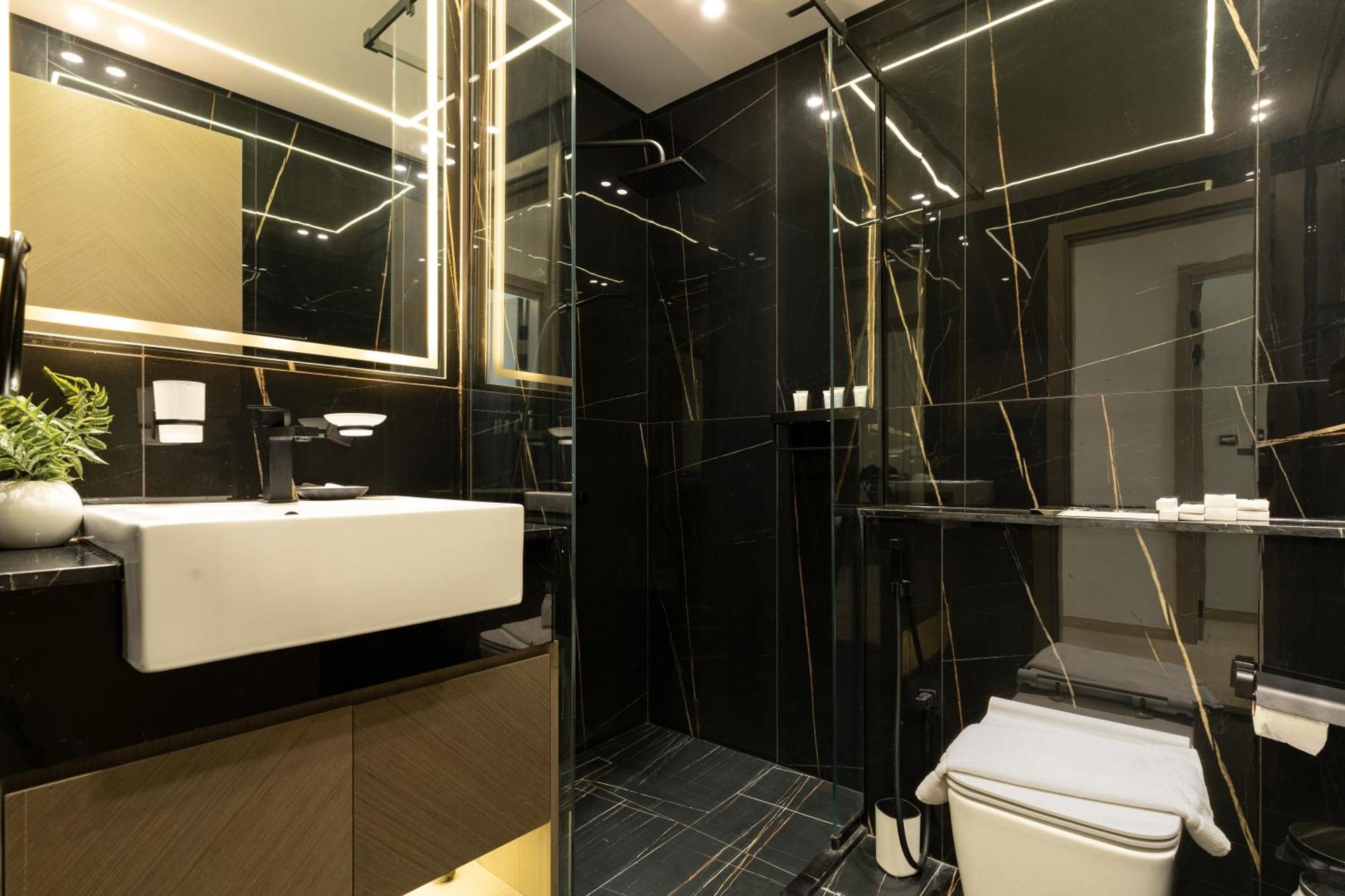 Stylish 3 Bedroom In Jvc Daire *