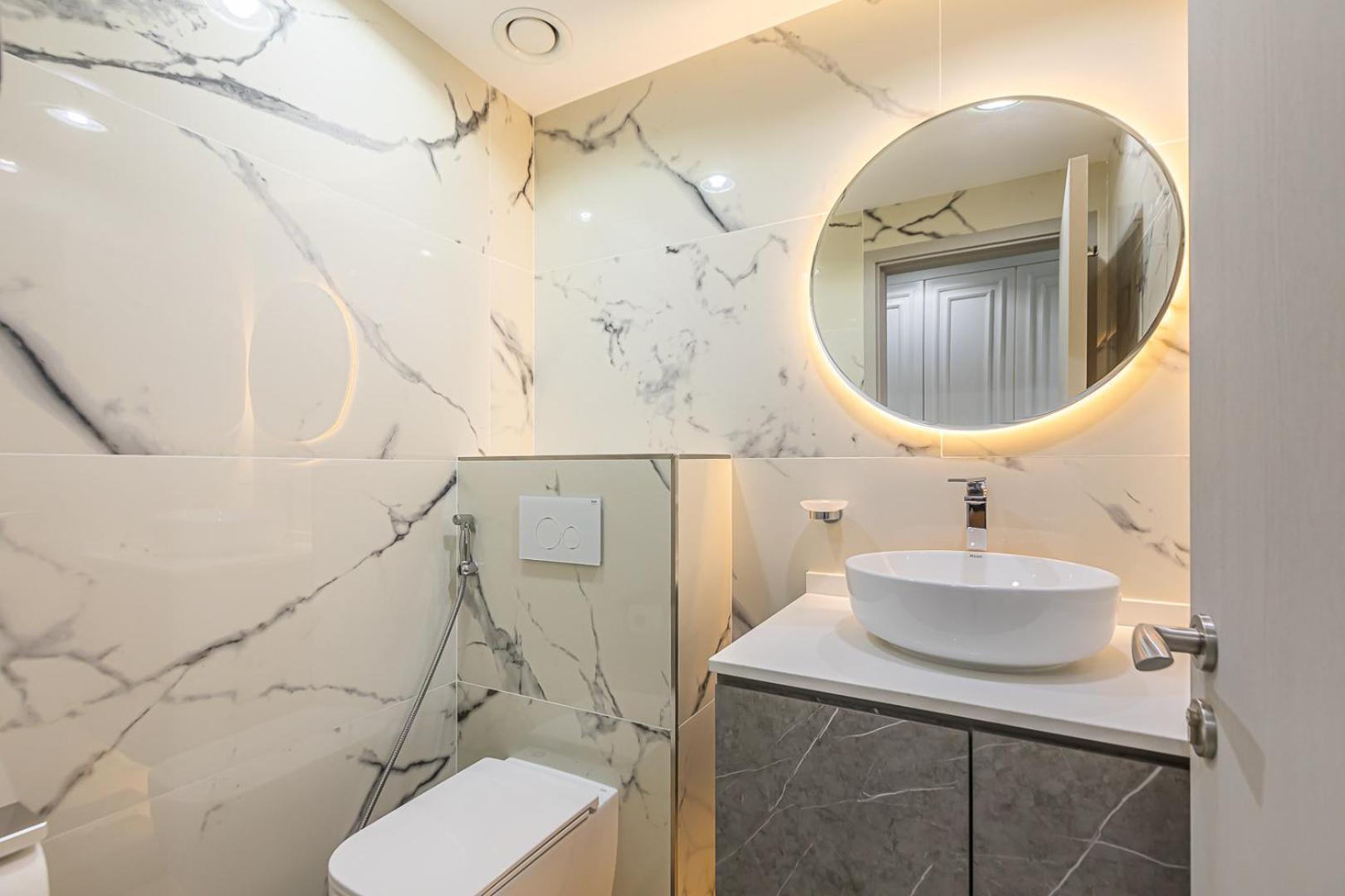29 Blvd Tower 1, Renovated 2bdr In Downtown *