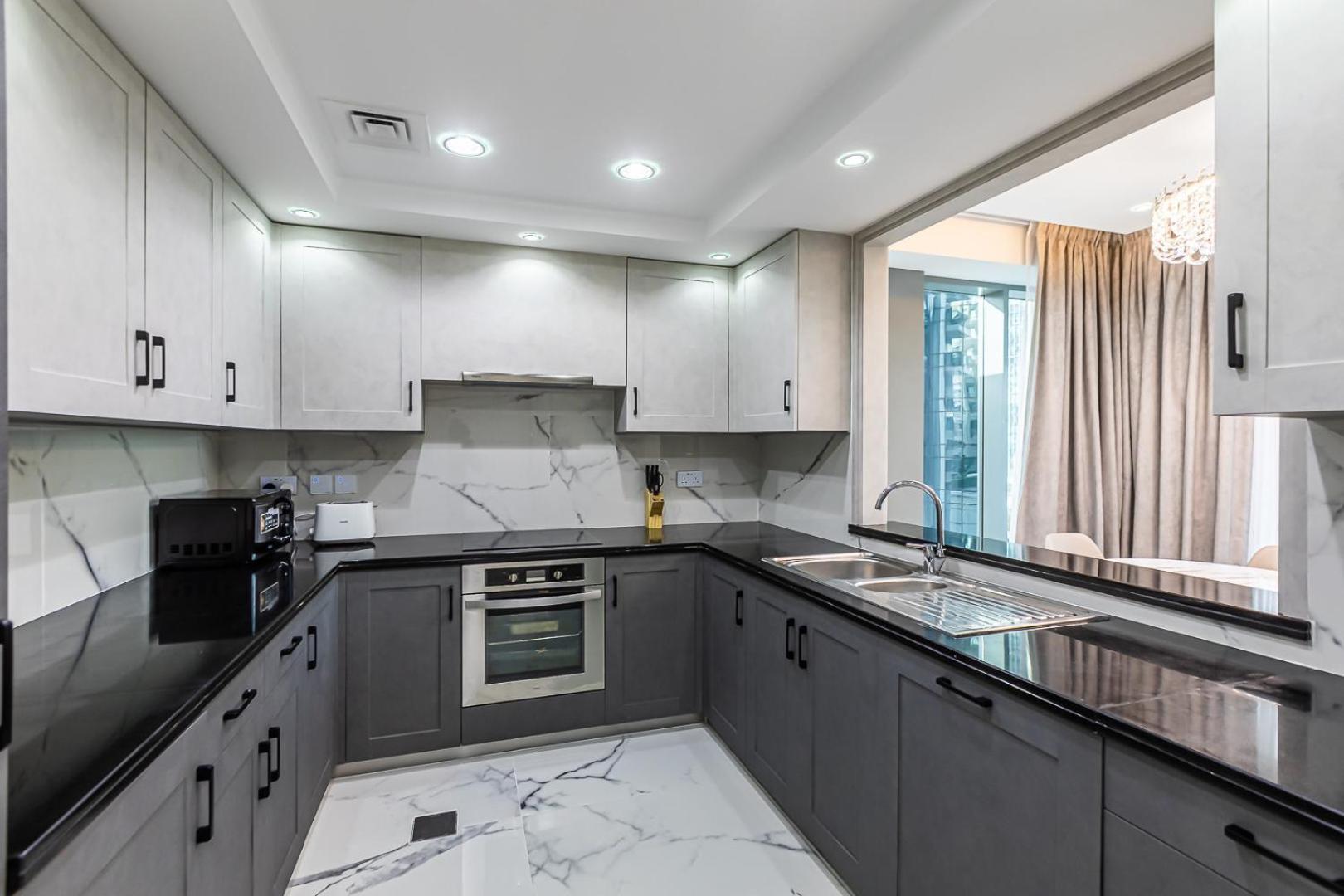 29 Blvd Tower 1, Renovated 2bdr In Downtown Apartment