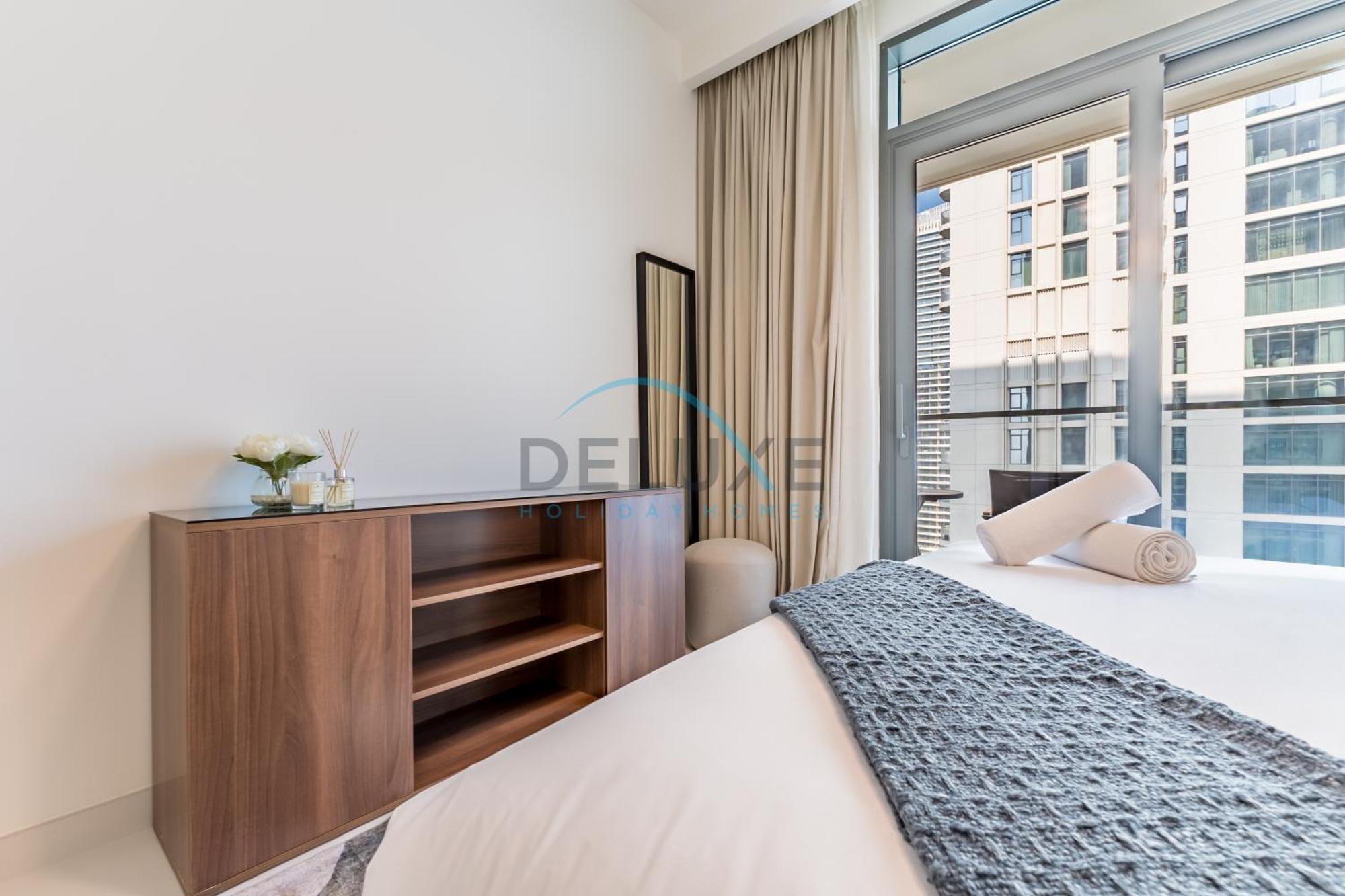 Harbour & Sea Views 1 Bedroom Near Key Landmarks, Marina Vista T1, Emaar Beachfront By Deluxe Homes Apartment
