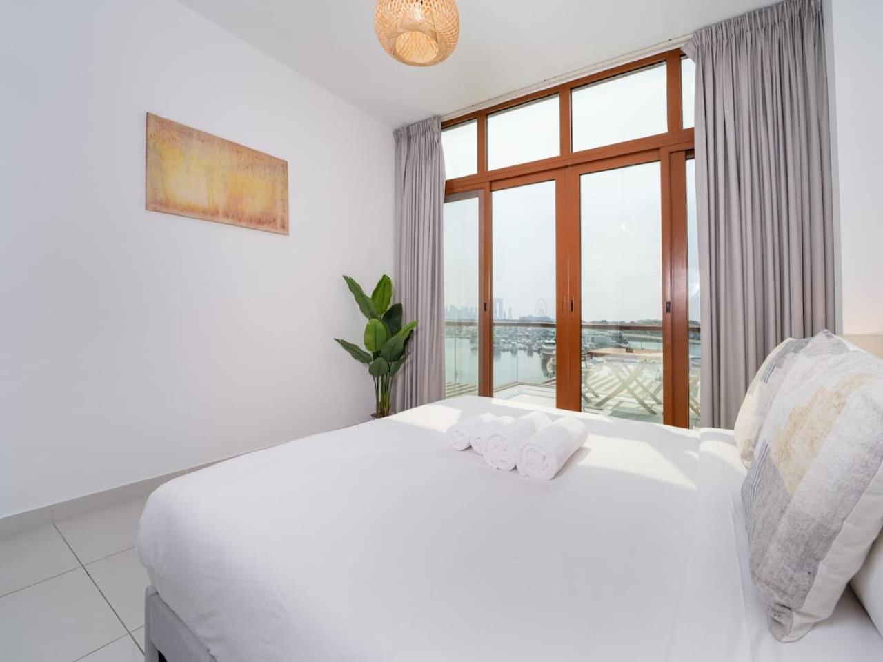 Apartment Chic Waterfront In Palm Views West *