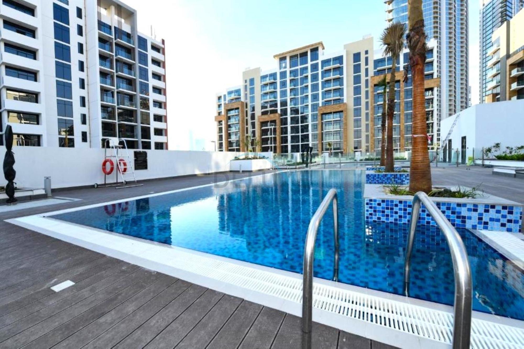 Daire View Minutes Drive To Burj Khalifa, Azizi Riviera 43, Al Merkadh By Deluxe Homes