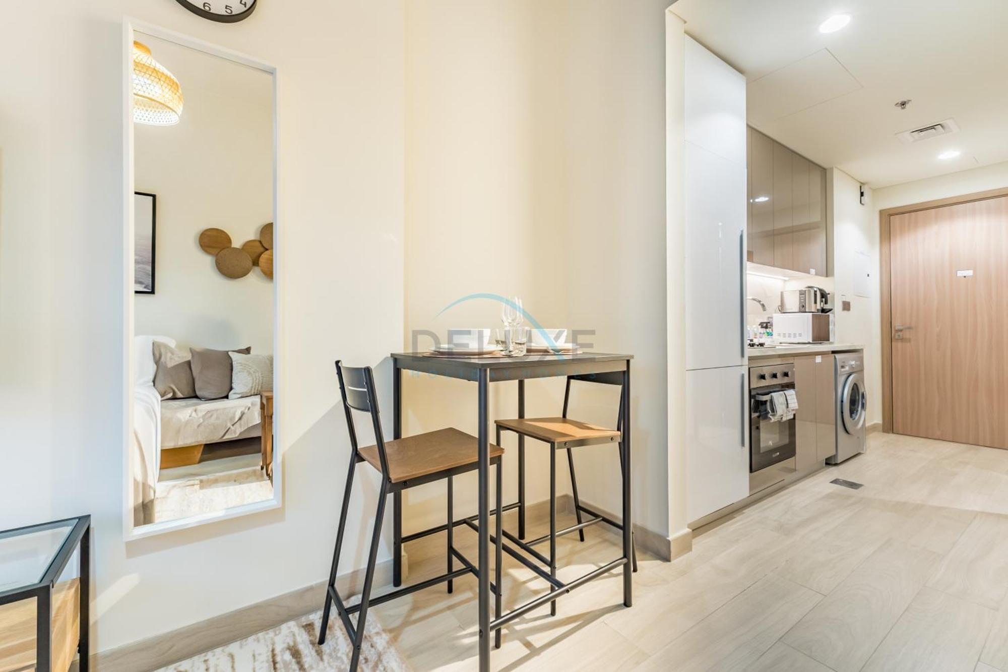Daire View Minutes Drive To Burj Khalifa, Azizi Riviera 43, Al Merkadh By Deluxe Homes *