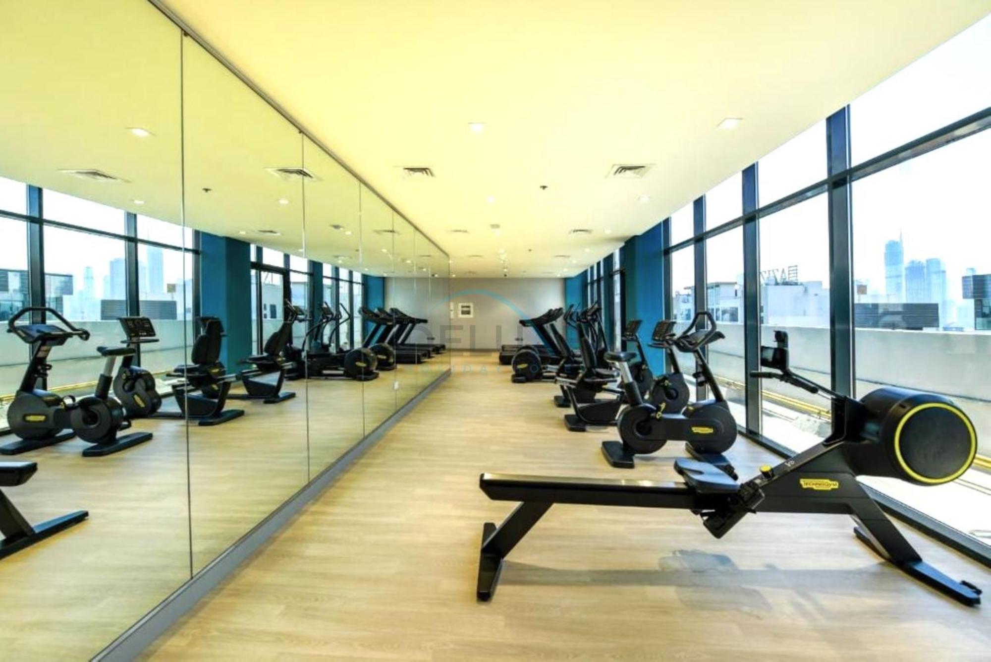 View Minutes Drive To Burj Khalifa, Azizi Riviera 43, Al Merkadh By Deluxe Homes Daire