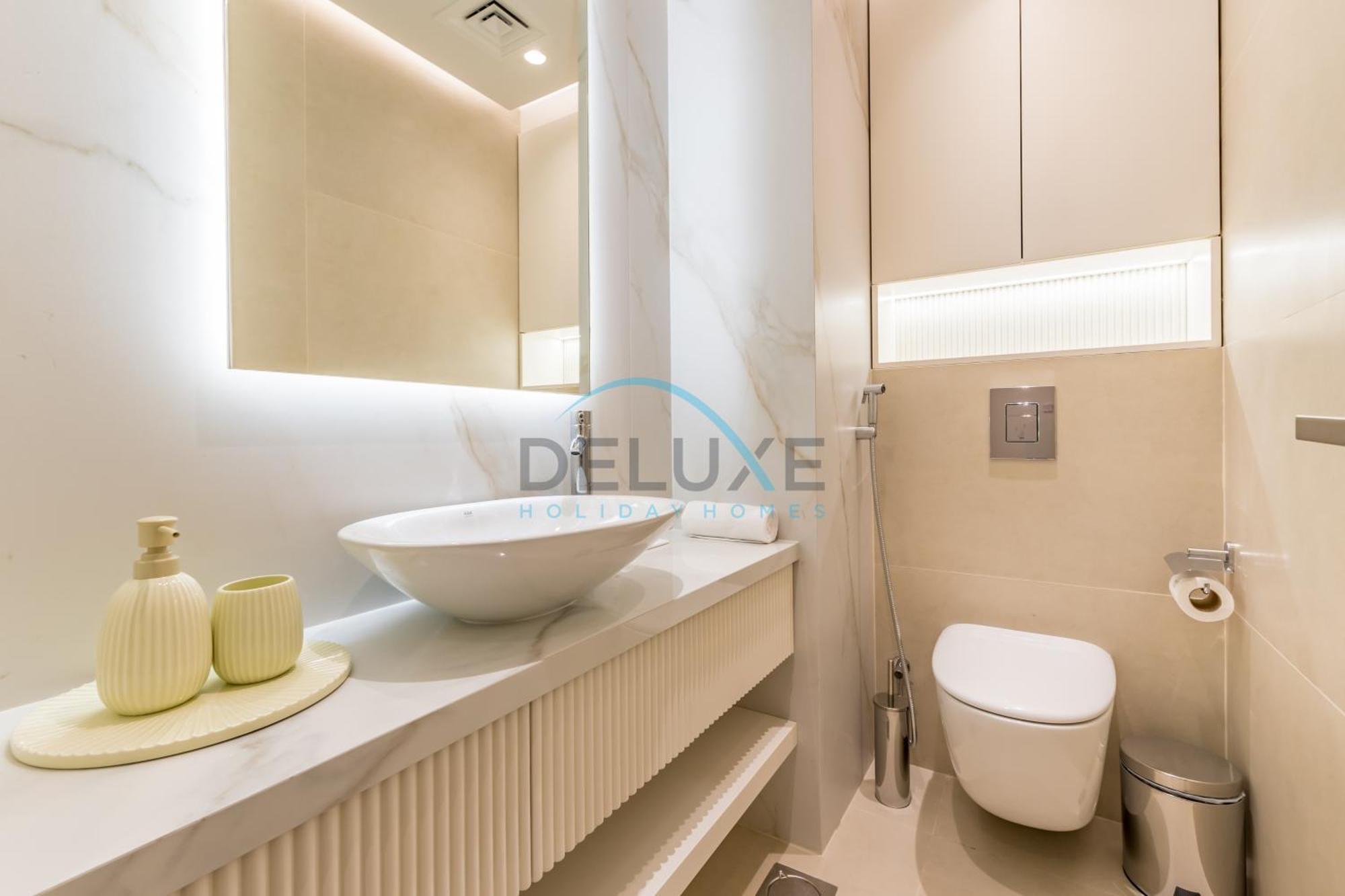 Revamped 1br Unit With Partial Sea & Palm Jumeirah Views Close To , Elite Residence, Marina By Deluxe Homes Apartment