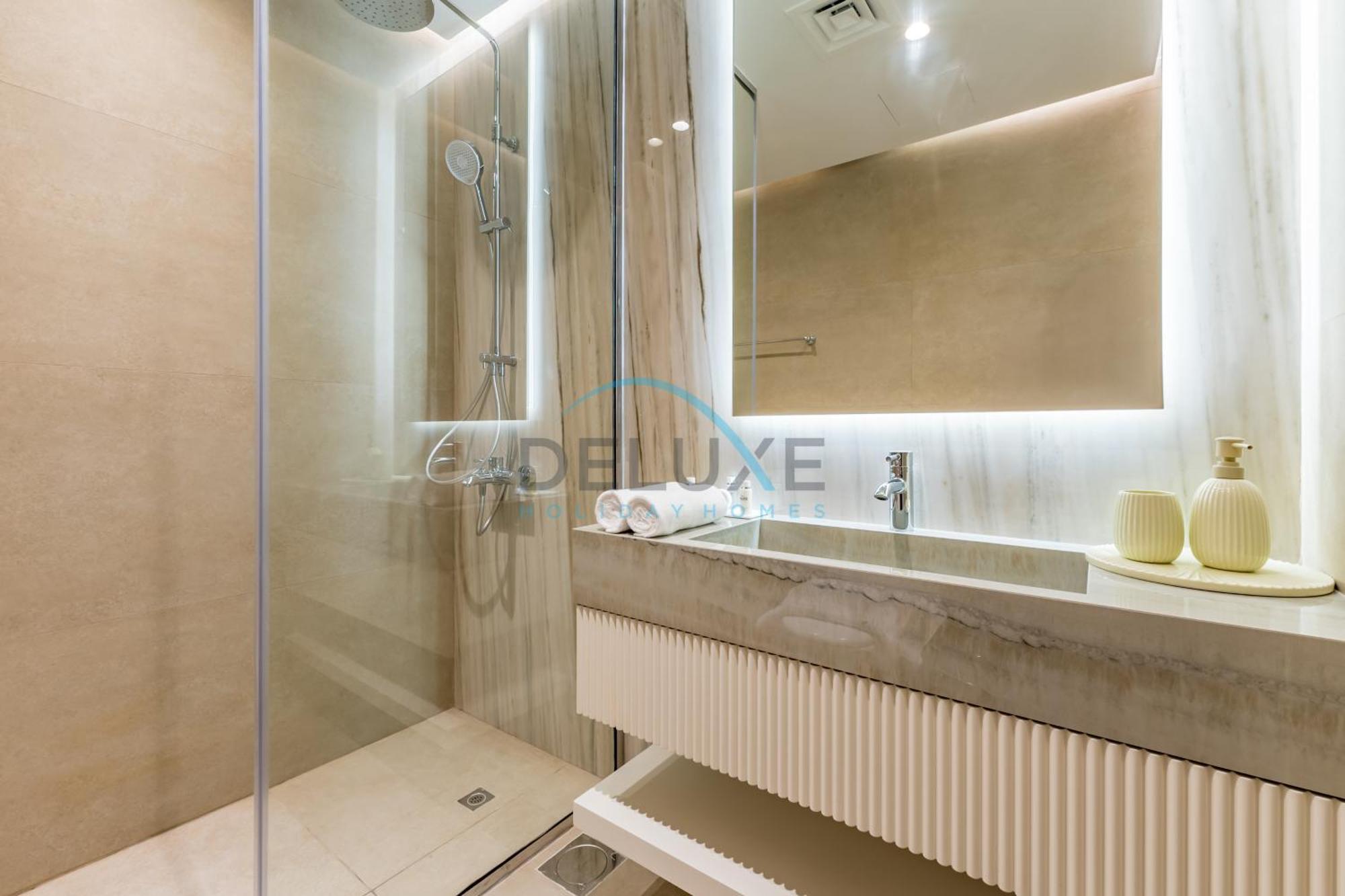 Revamped 1br Unit With Partial Sea & Palm Jumeirah Views Close To , Elite Residence, Marina By Deluxe Homes * Dubai