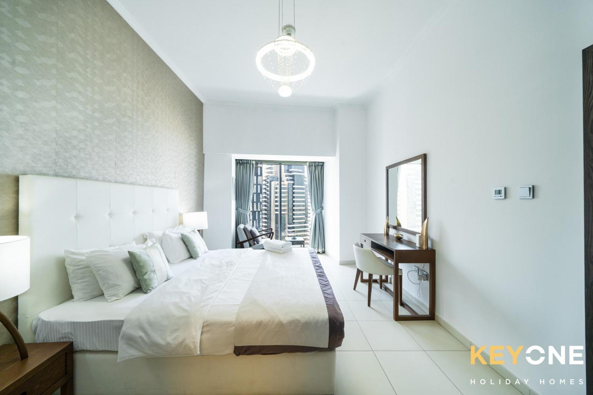 Lavish One Bedroom With Amazing Sun Deck & Pool Dubai
