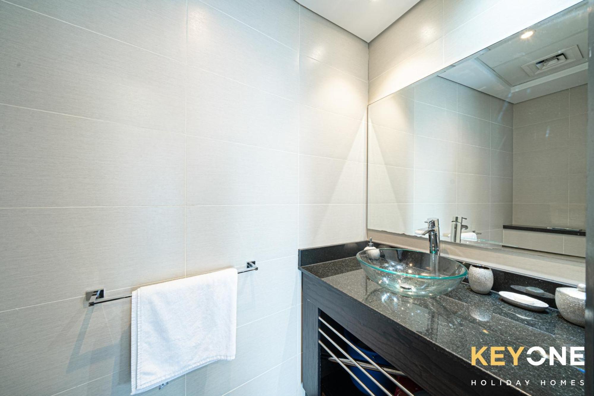 Lavish One Bedroom With Amazing Sun Deck & Pool Daire Dubai