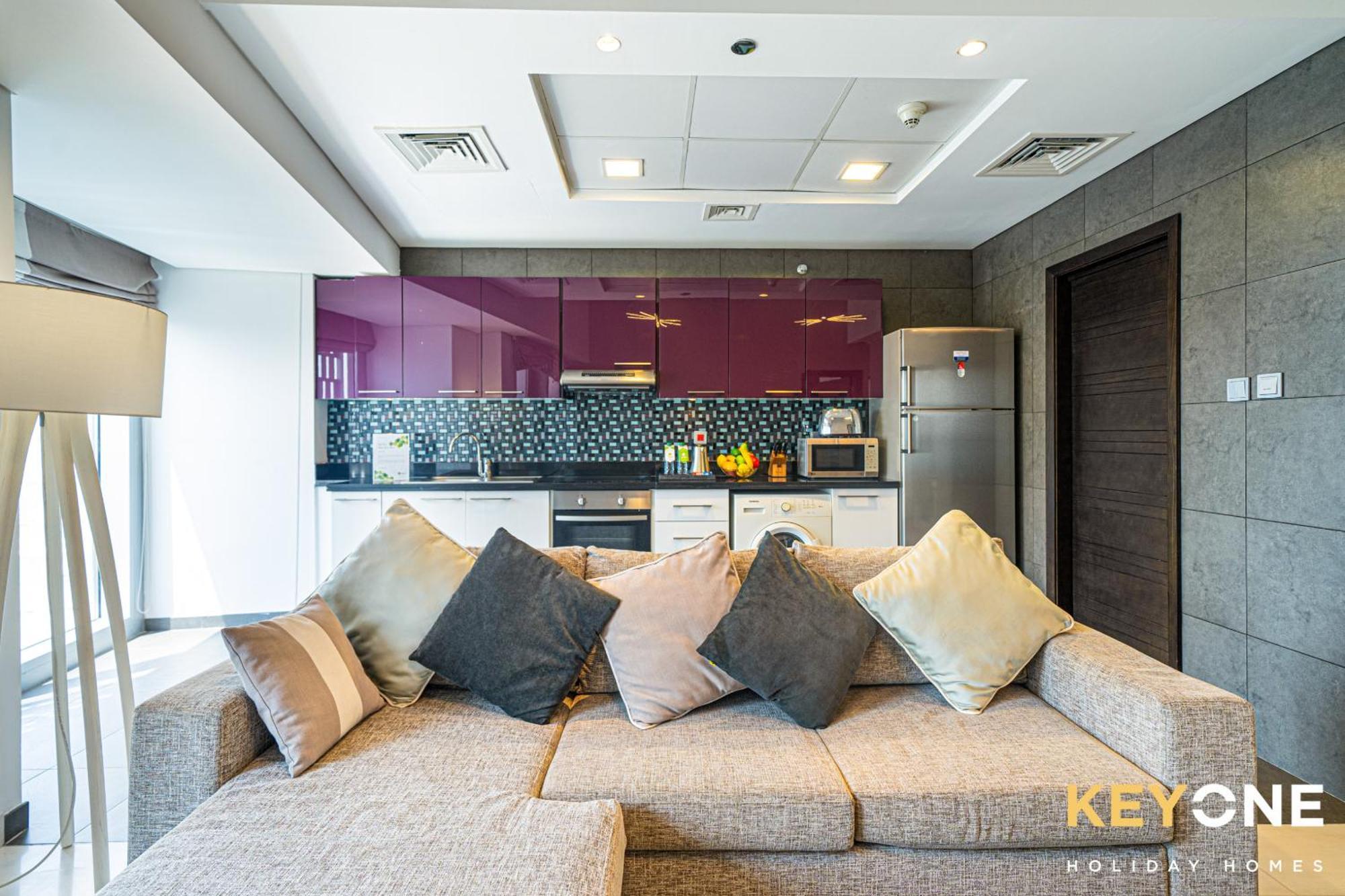 Lavish One Bedroom With Amazing Sun Deck & Pool *