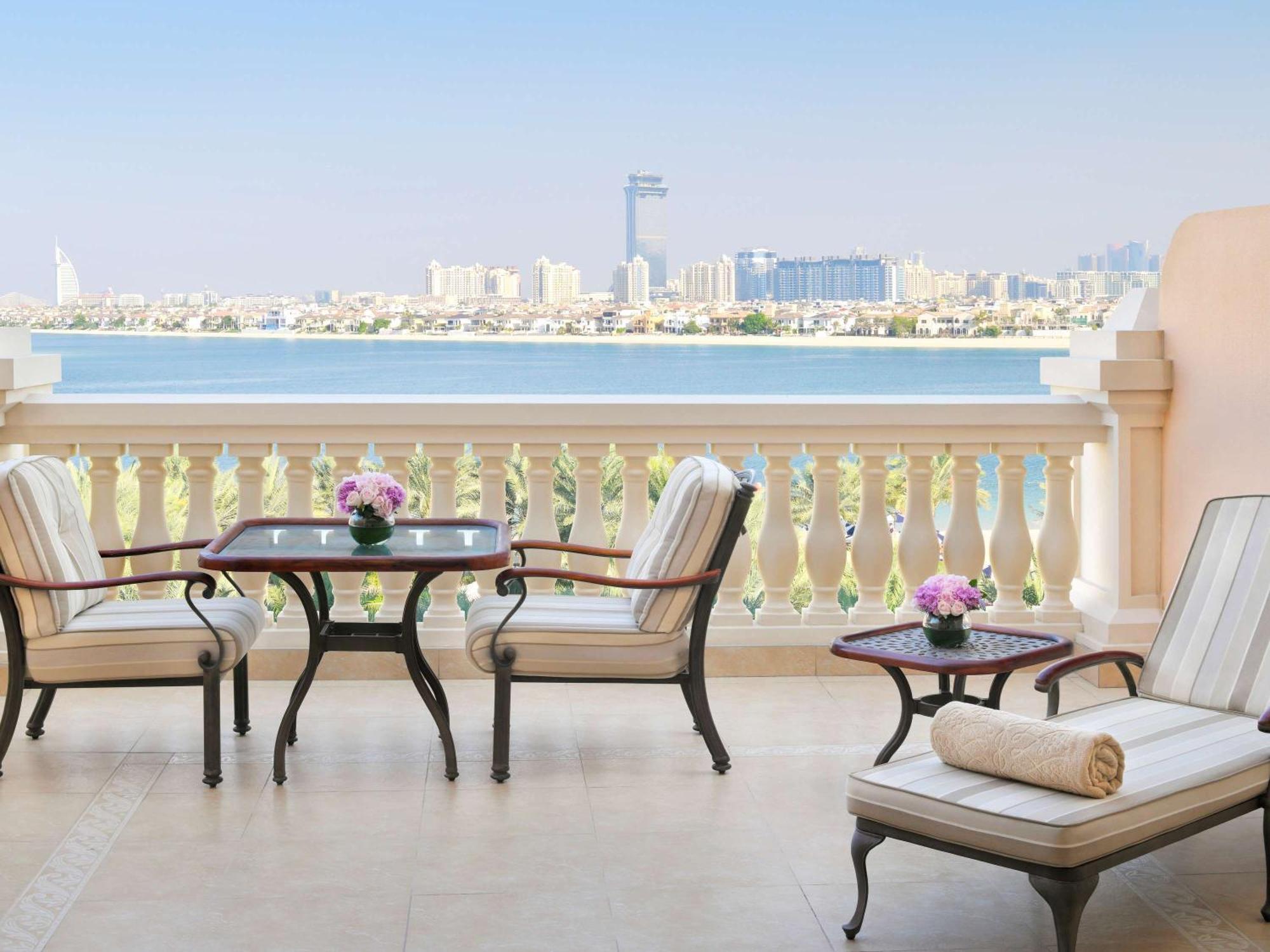 Raffles The Palm 5*