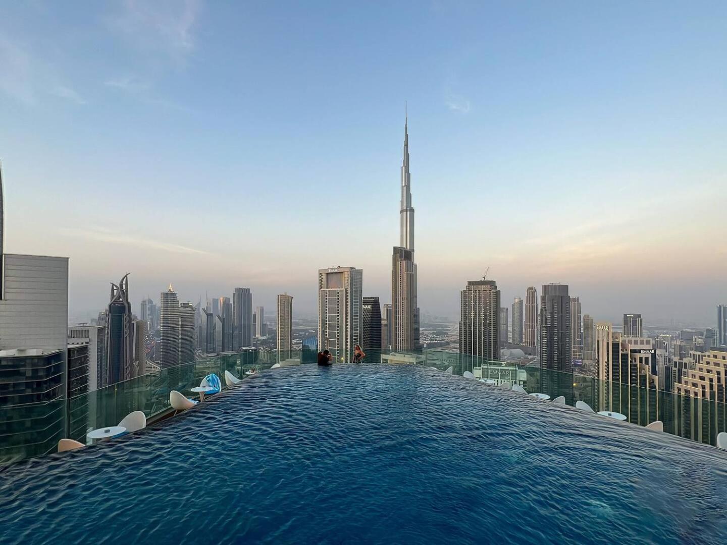 Keyrock Living - Burj Khalifa View Retreat With Pool Dubai
