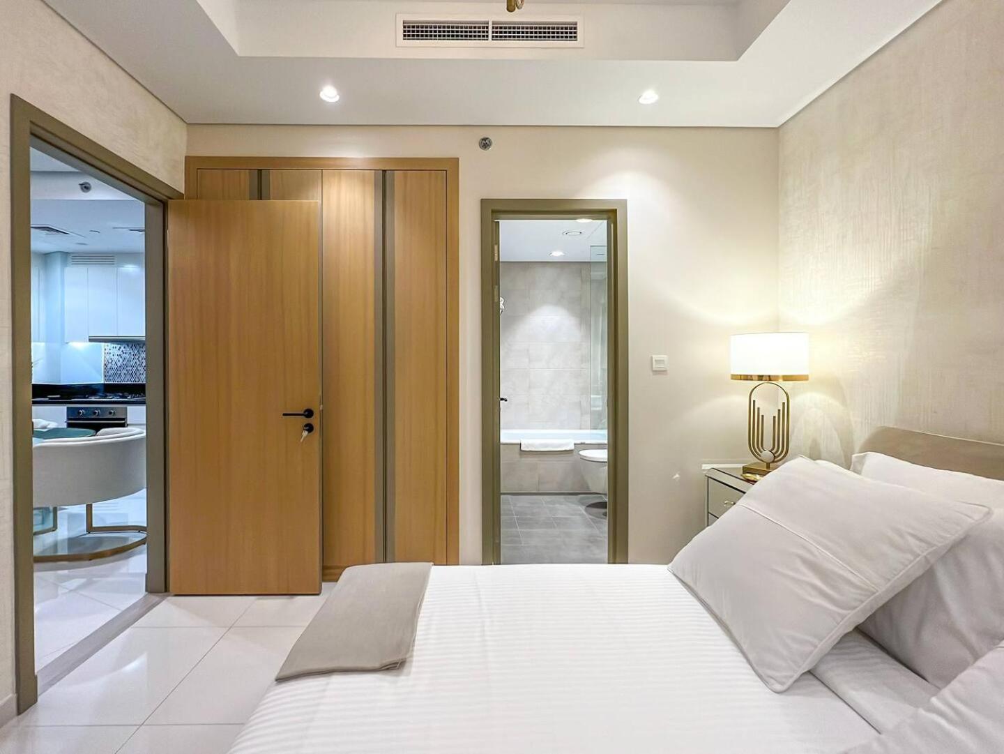 Keyrock Living - Burj Khalifa View Retreat With Pool Apartamento