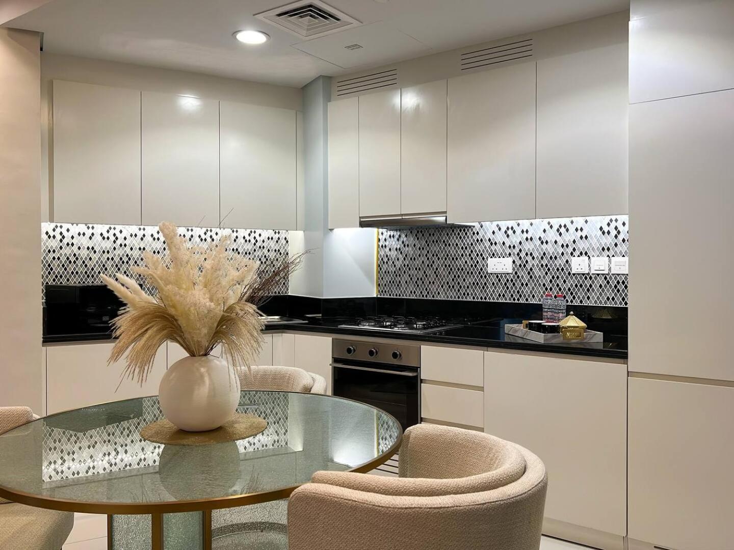 Keyrock Living - Burj Khalifa View Retreat With Pool Dubai