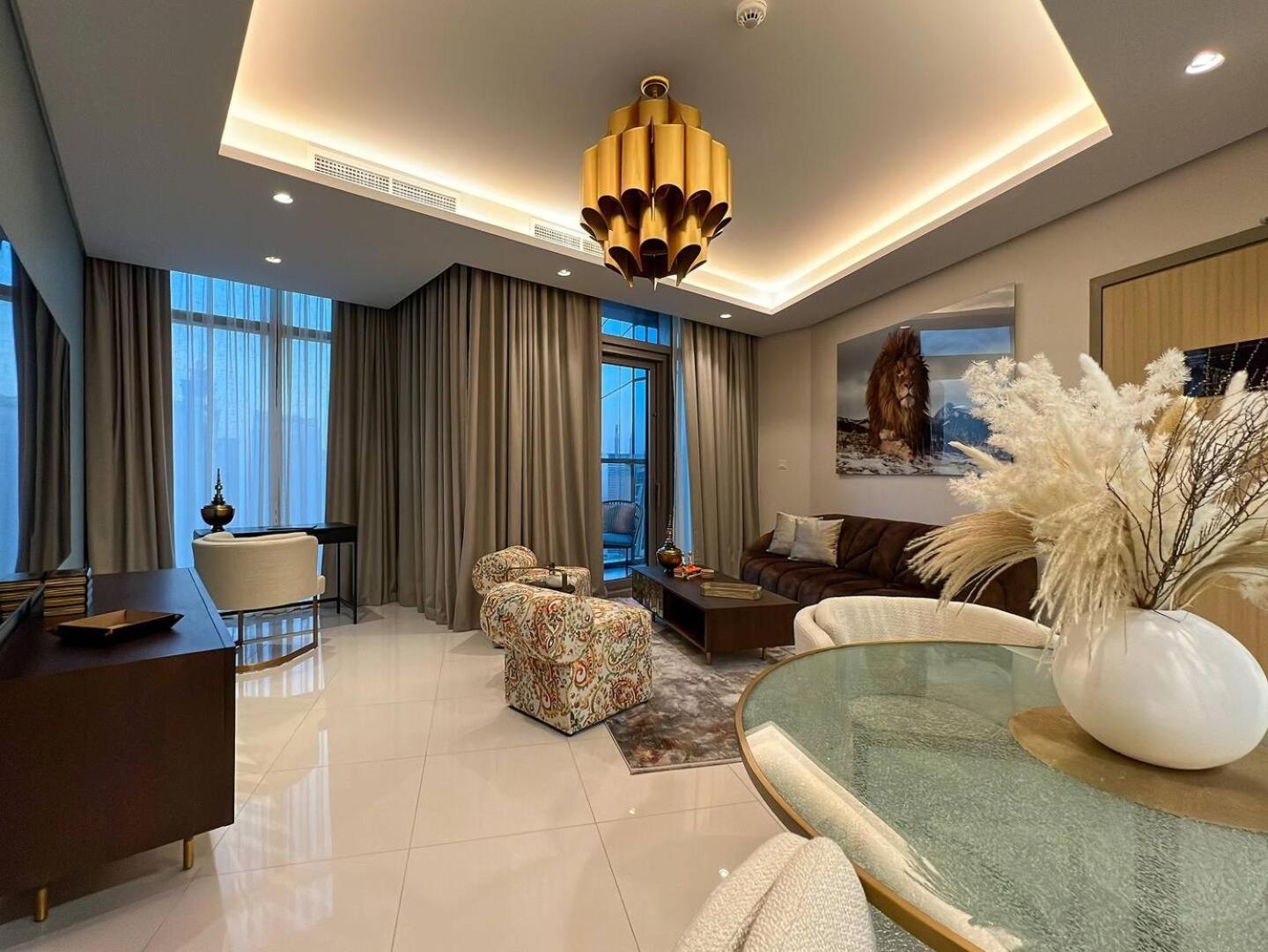 Keyrock Living - Burj Khalifa View Retreat With Pool