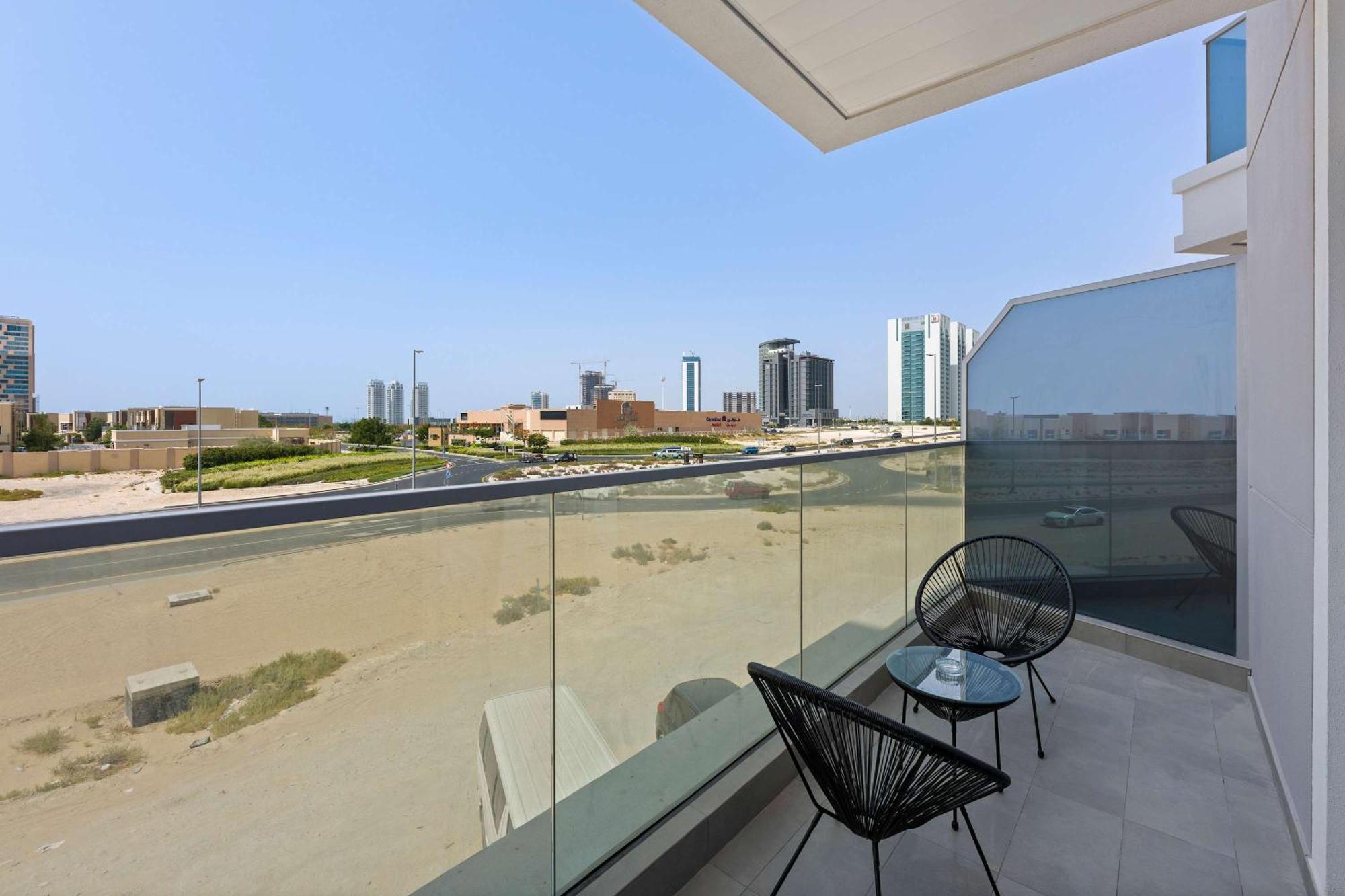Silkhaus New In Art Gardens Gym & Pool Access Dubai