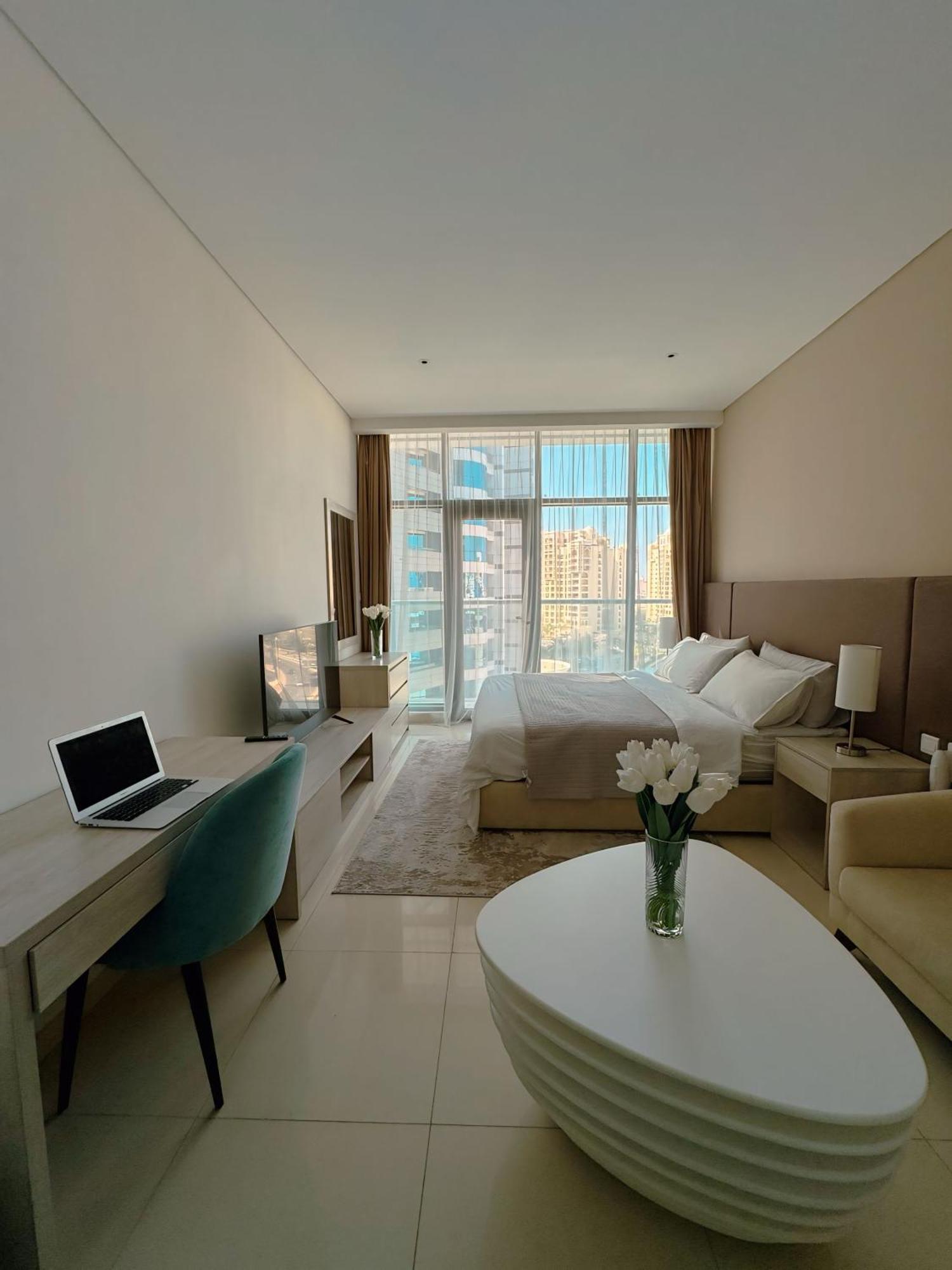 Seafront Escape Infinity Pool & Private * Dubai