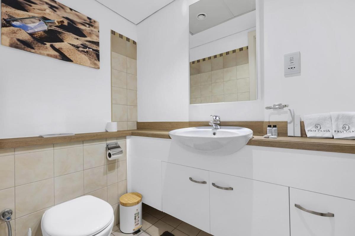 First Class 1br Inviting Marina Views Apartment Dubai