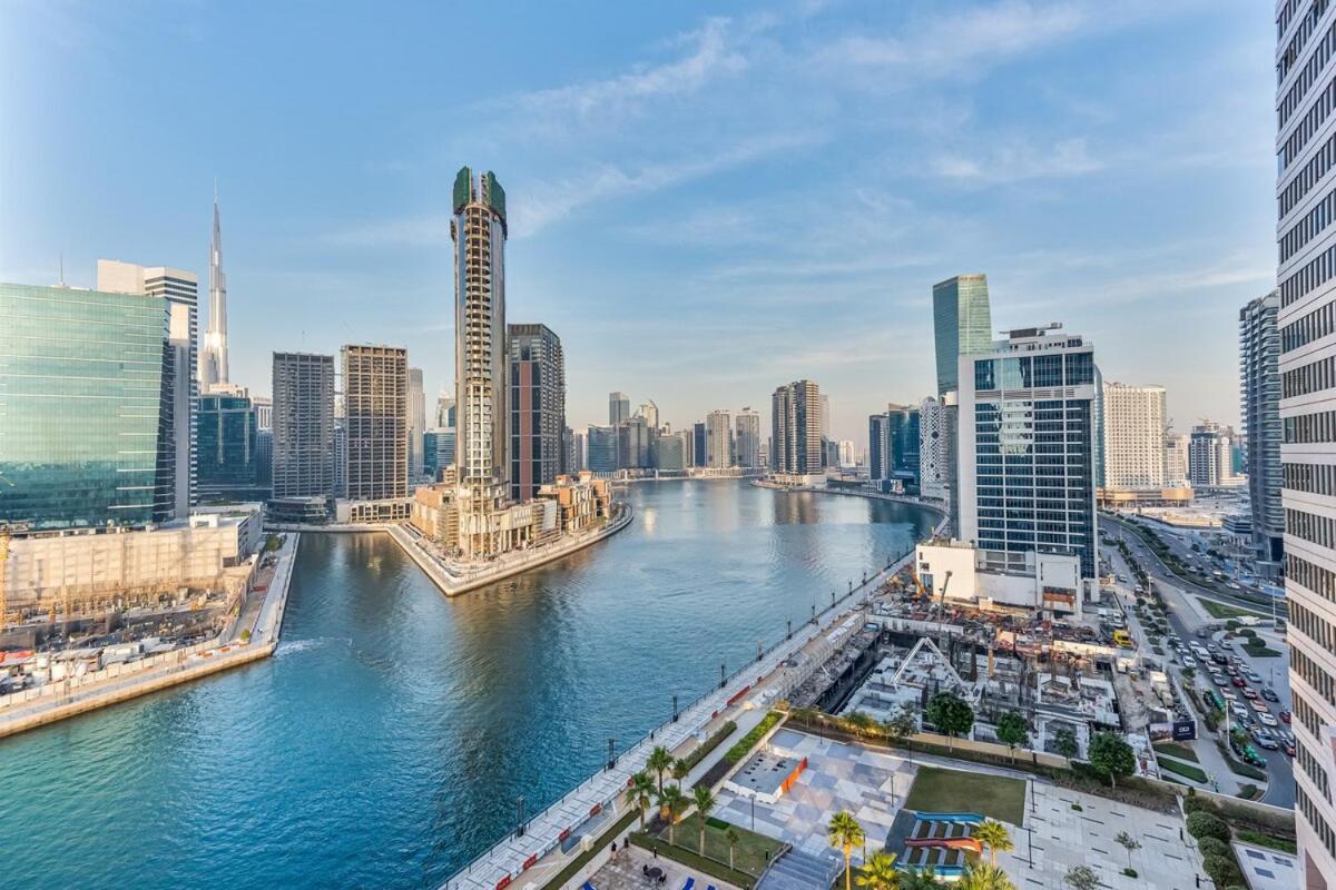 Apartment Lux 1 Bedroom Getaway With Stunning Views, Pool And Gym