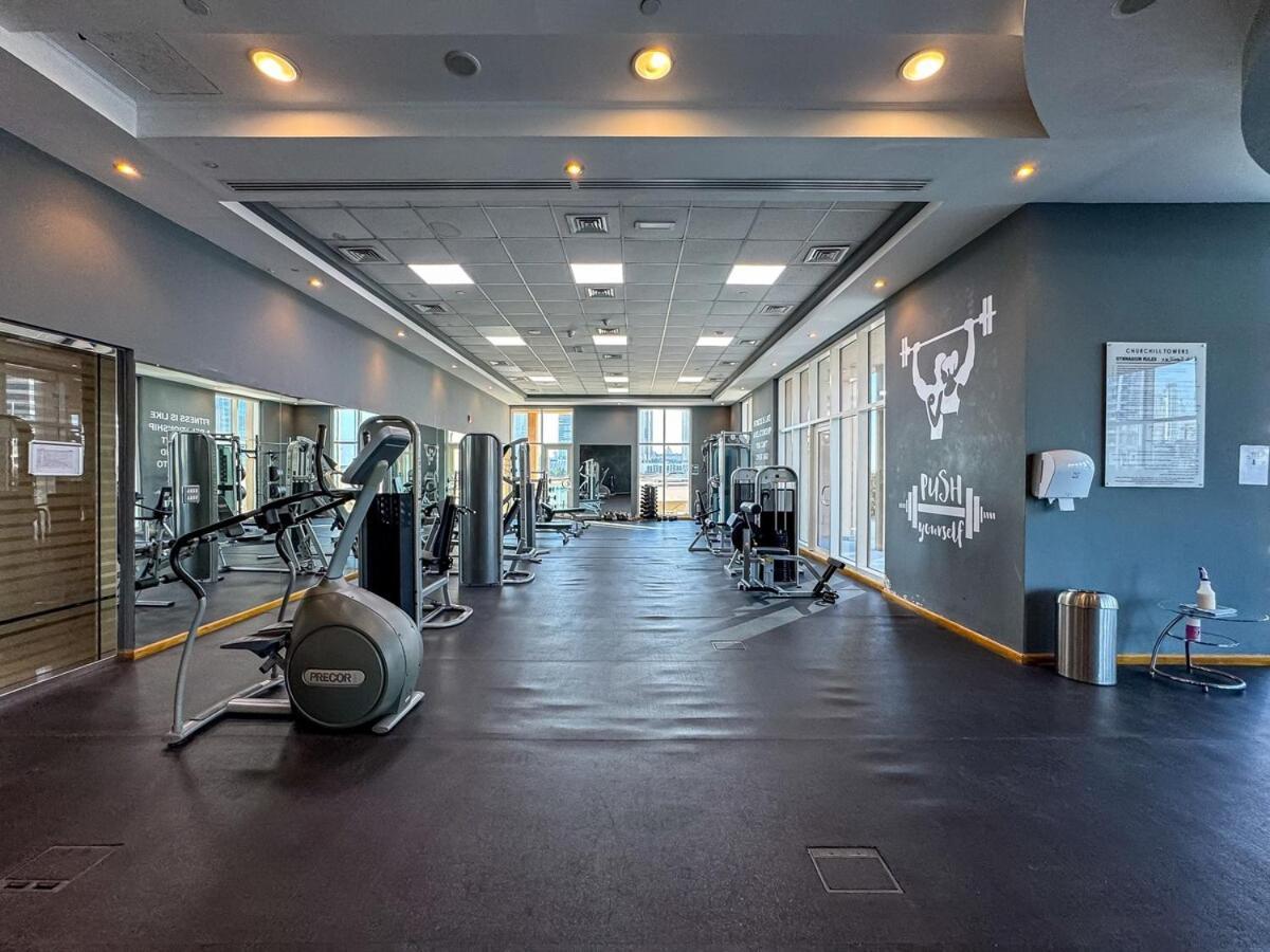 Apartment Lux 1 Bedroom Getaway With Stunning Views, Pool And Gym Dubai