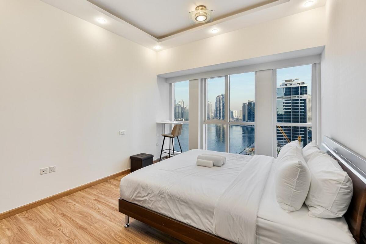 Lux 1 Bedroom Getaway With Stunning Views, Pool And Gym * Dubai