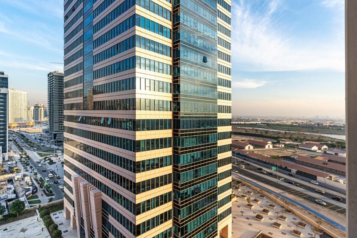 Lux 1 Bedroom Getaway With Stunning Views, Pool And Gym Apartment Dubai
