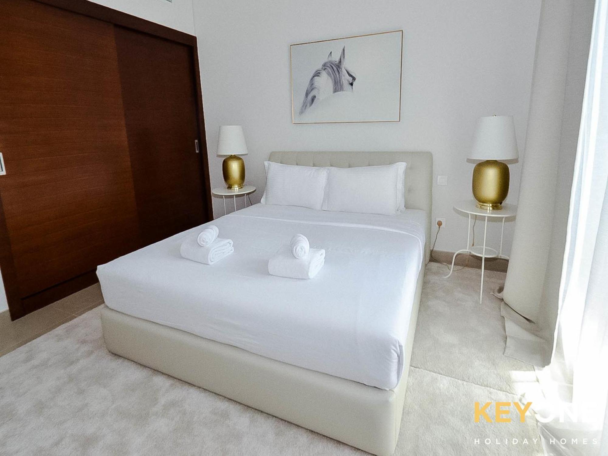 Apartment Sophisticated One Bedroom With Full Marina View