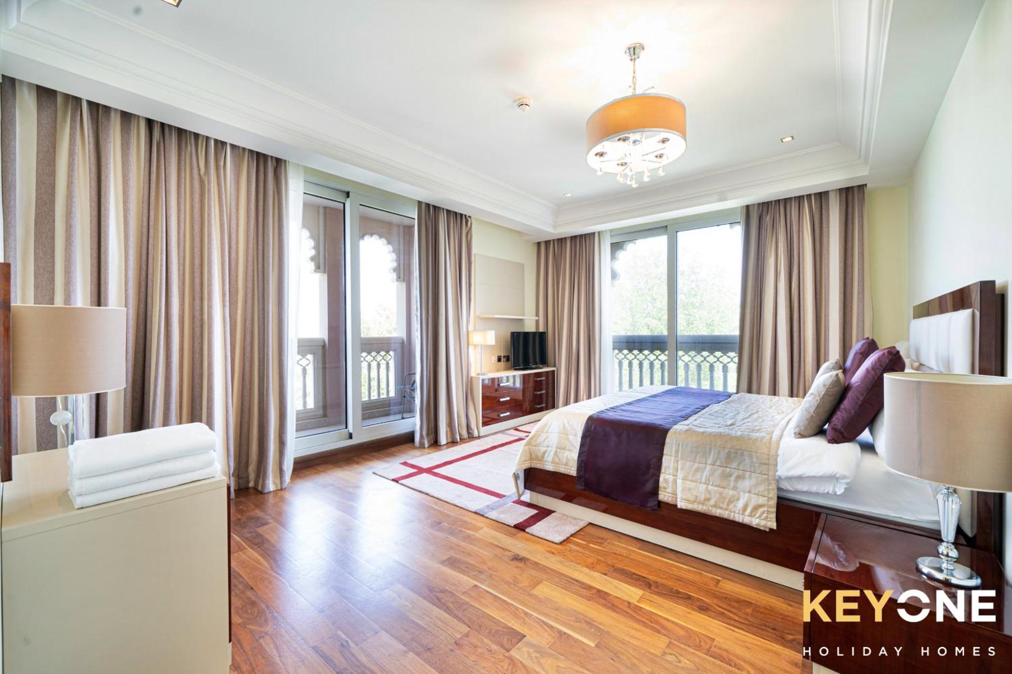 KeyOne - 2BR in Grandeur Residences *