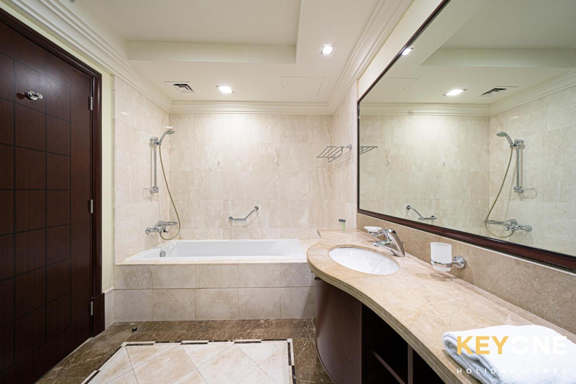 Apartment KeyOne - 2BR in Grandeur Residences *