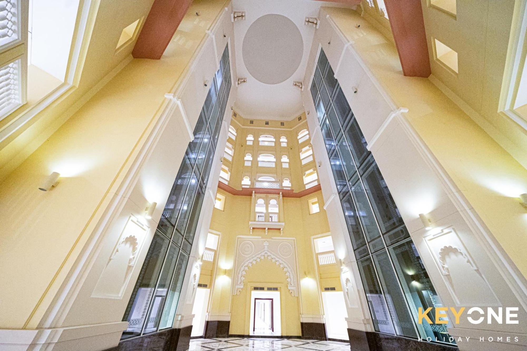 KeyOne - 2BR in Grandeur Residences Apartment Dubai
