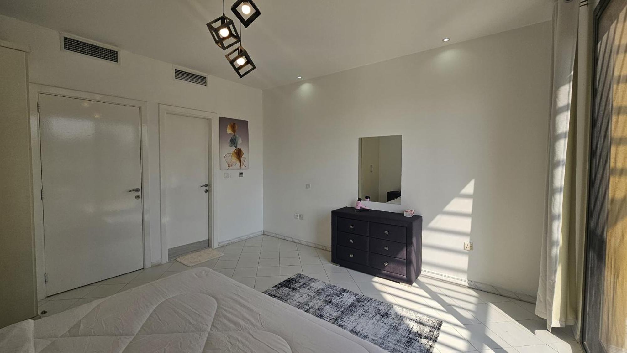 Villa Spacious 3br Townhouse *