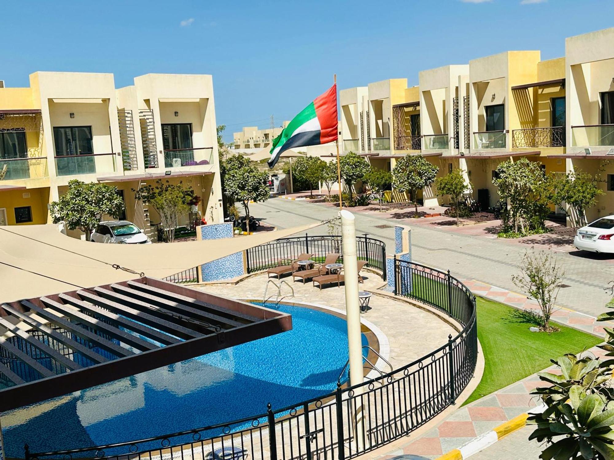 Family-friendly 1br With Play Area+pool. Uae Villa