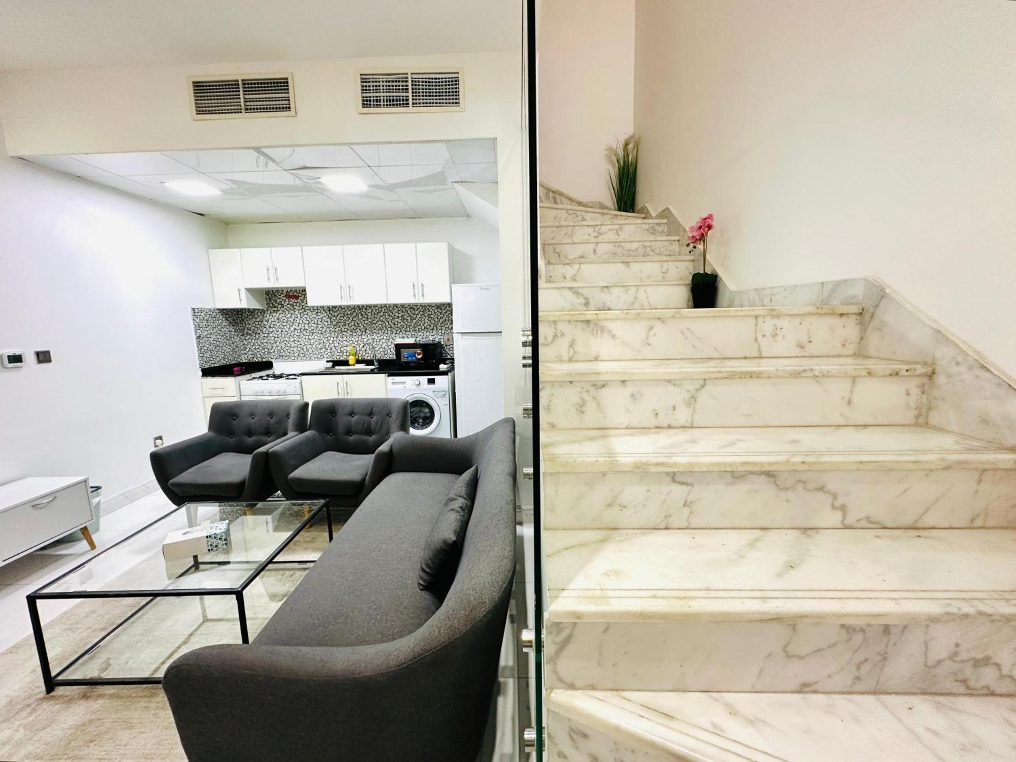 Family-friendly 1br With Play Area+pool. Uae Villa