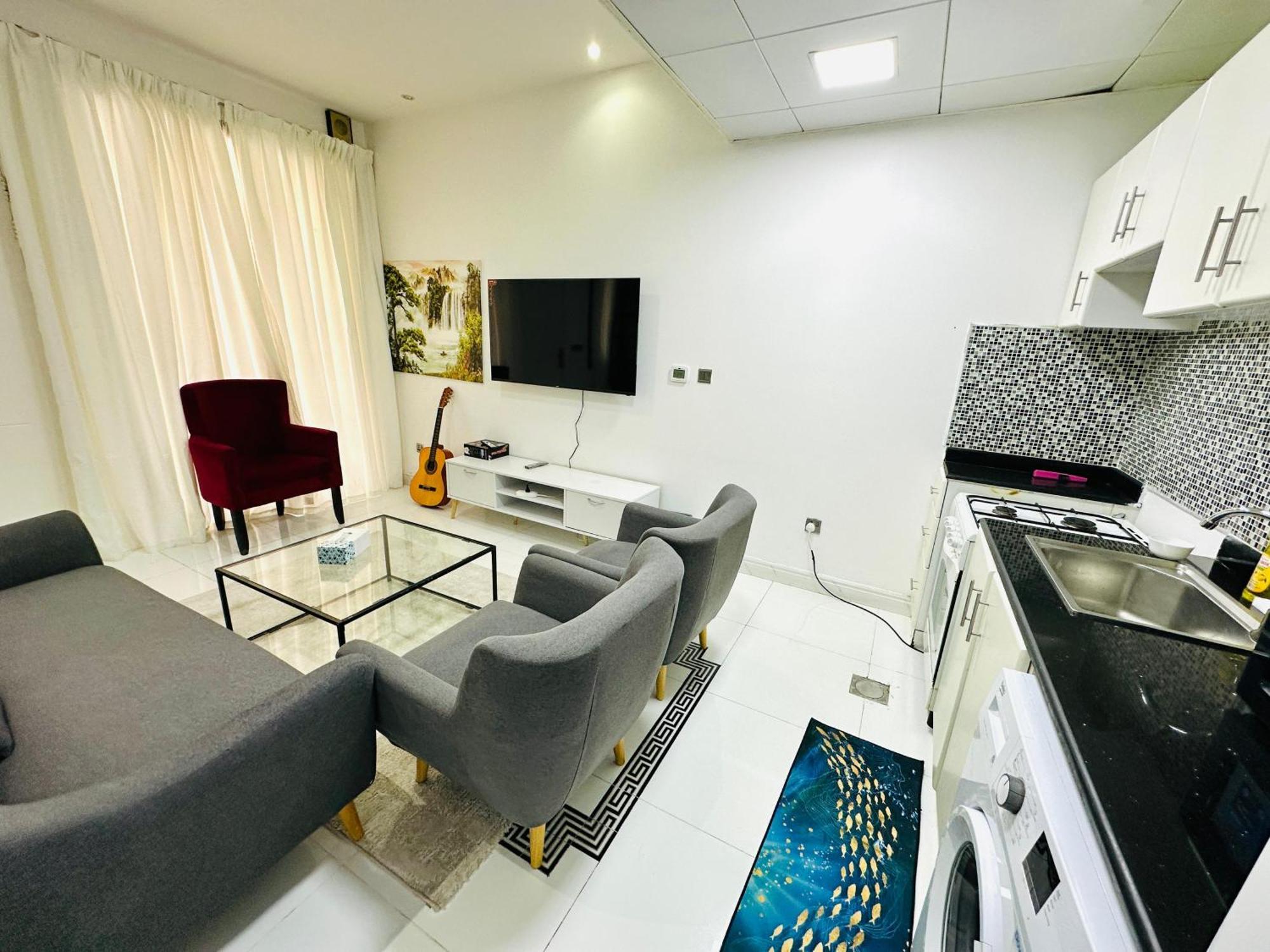 Villa Family-friendly 1br With Play Area+pool. Uae Dubai
