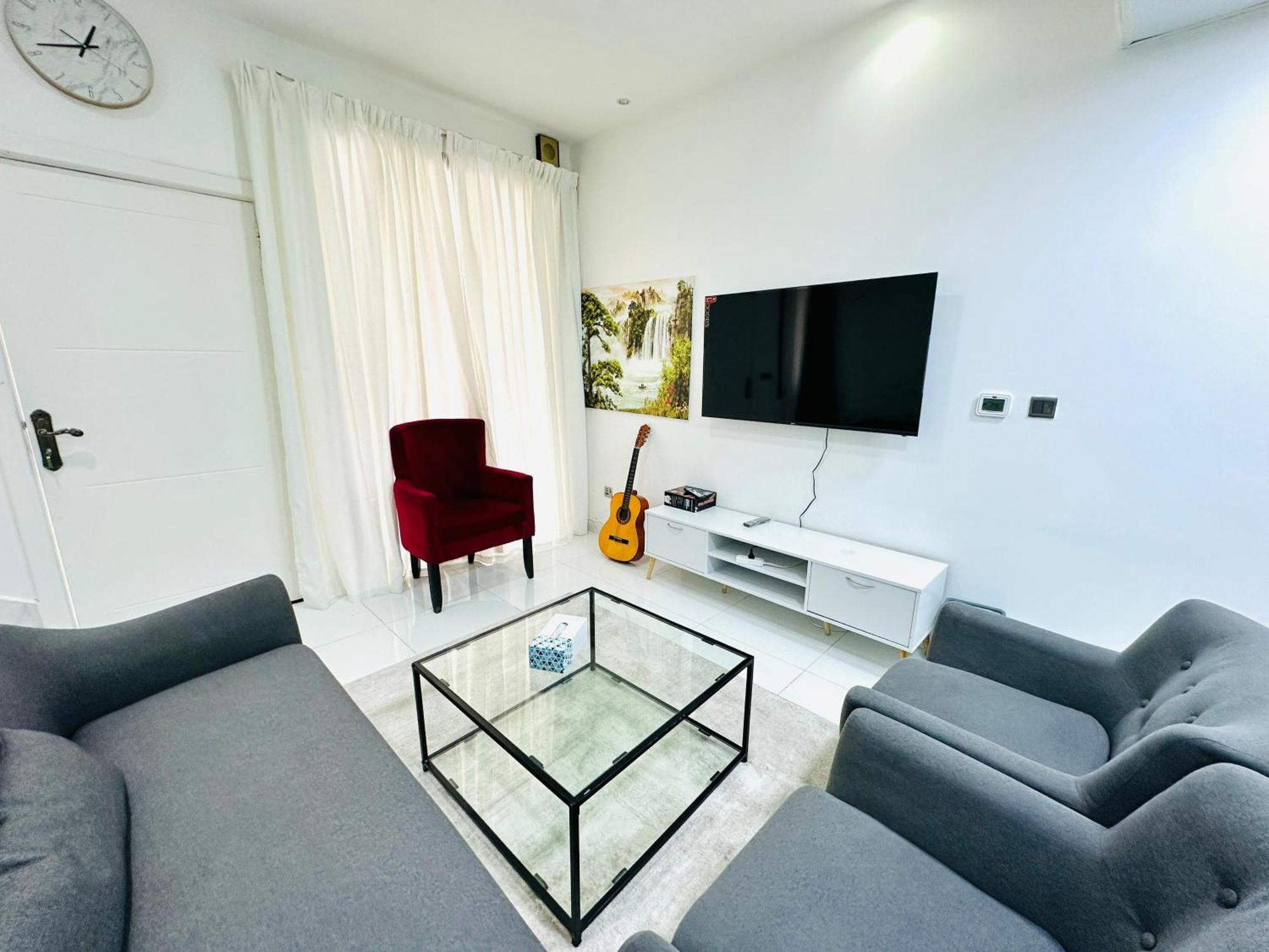 Family-friendly 1br With Play Area+pool. Uae * Dubai